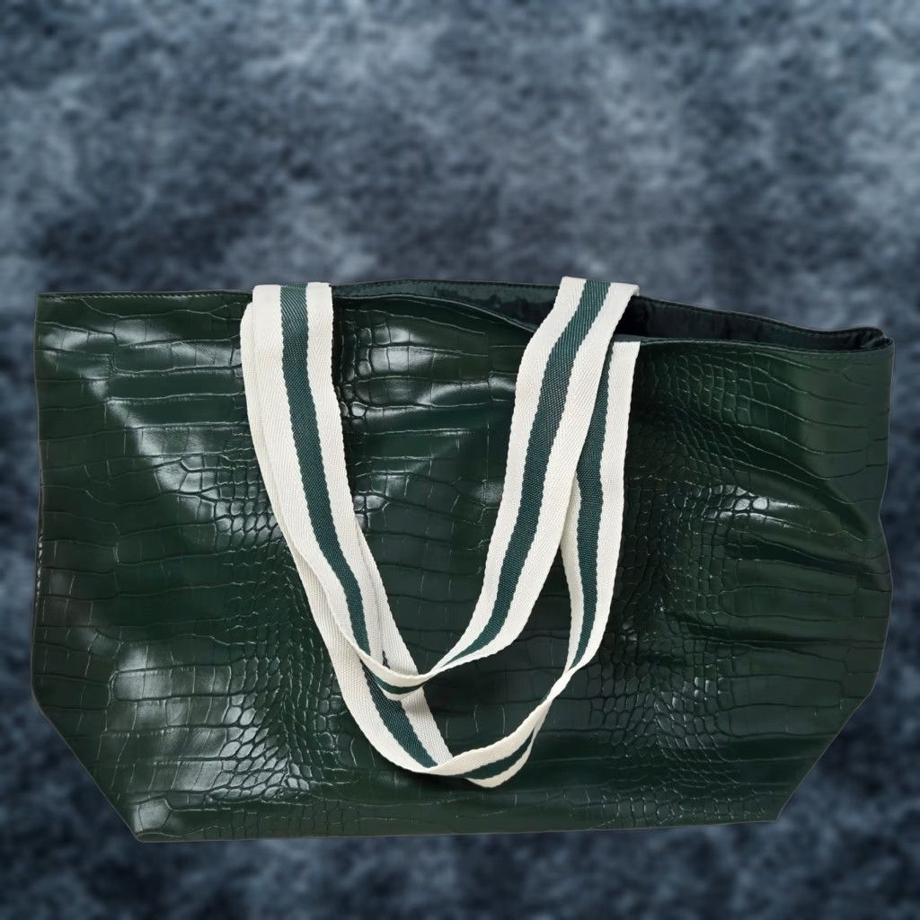 Saks Fifth Avenue Saks Fifth Avenue Tote Bag Green Faux Leather PVC Read Women PVC 19x6x12 Tote Bag Mens? Size ONE SIZE - 1 Thumbnail