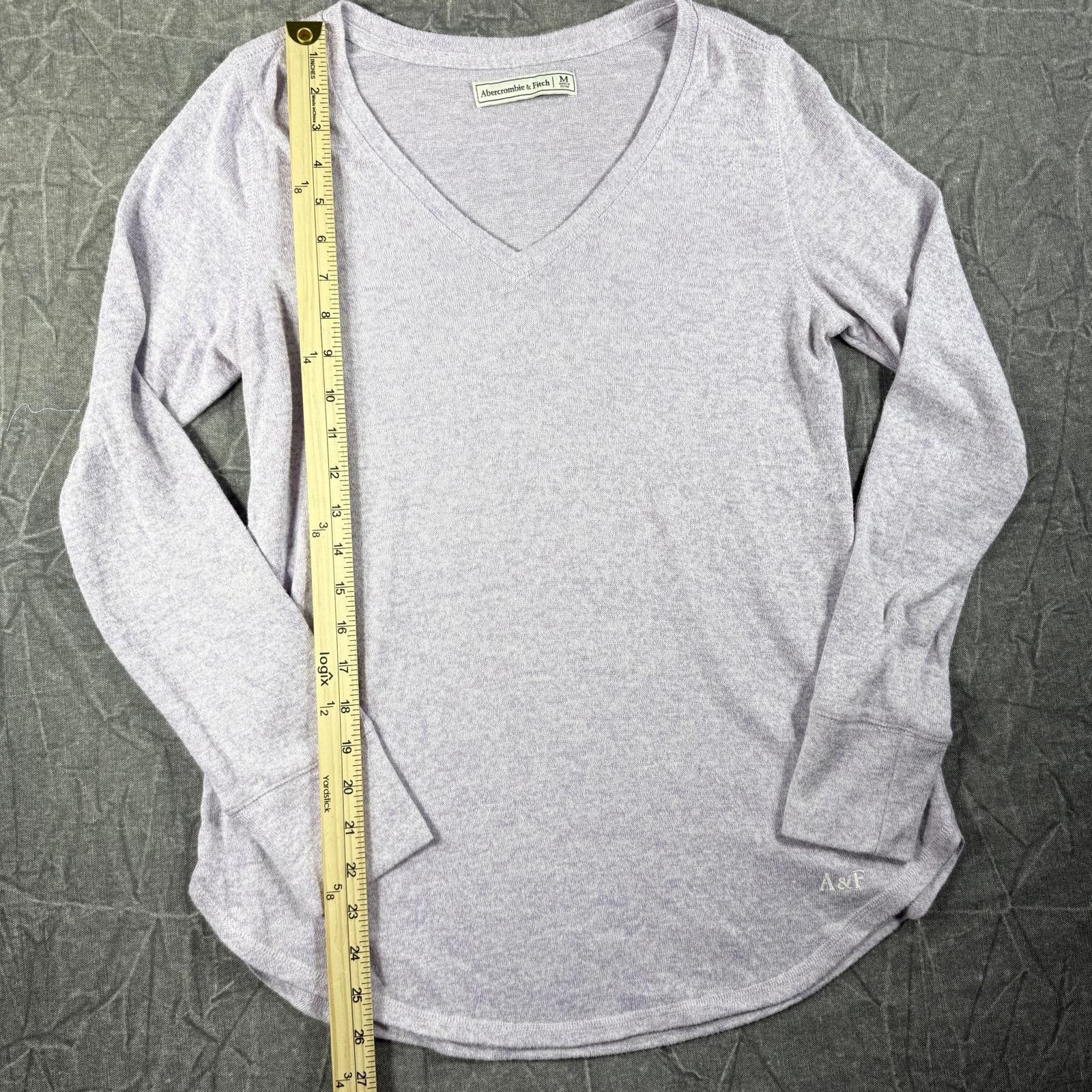 Abercrombie & Fitch Abercrombie Shirt Women's M Purple Long Sleeve V-Neck Size M / US 6-8 / IT 42-44 - 4 Thumbnail