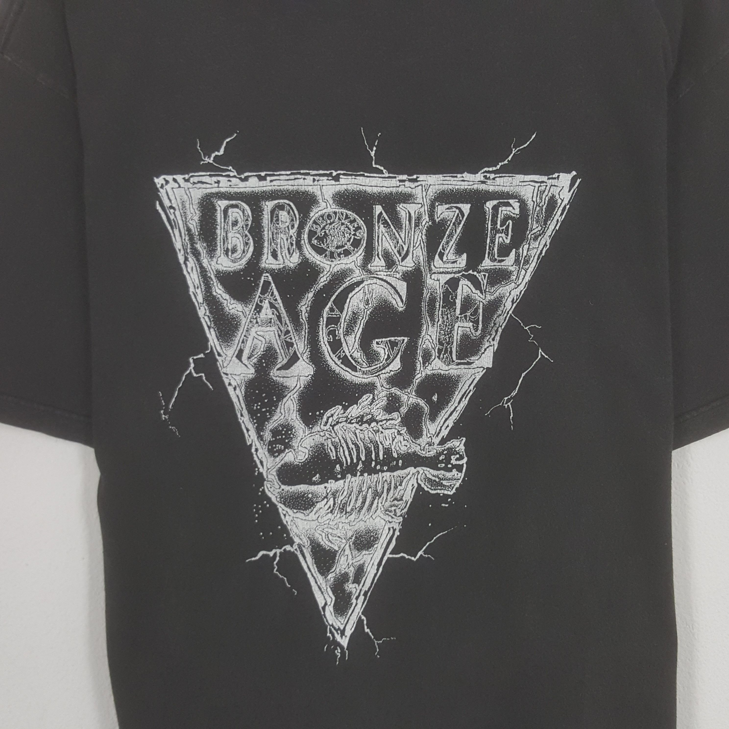 Vintage Vintage Bronze Age Tshirt Size US L / EU 52-54 / 3 - 2 Thumbnail