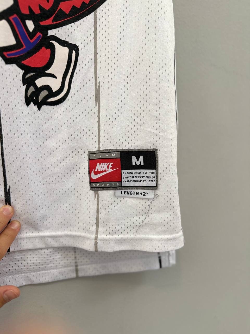 Nike Nike Raptors Vince Carter vintage Jersey #15 white Size US M / EU 48-50 / 2 - 8 Thumbnail