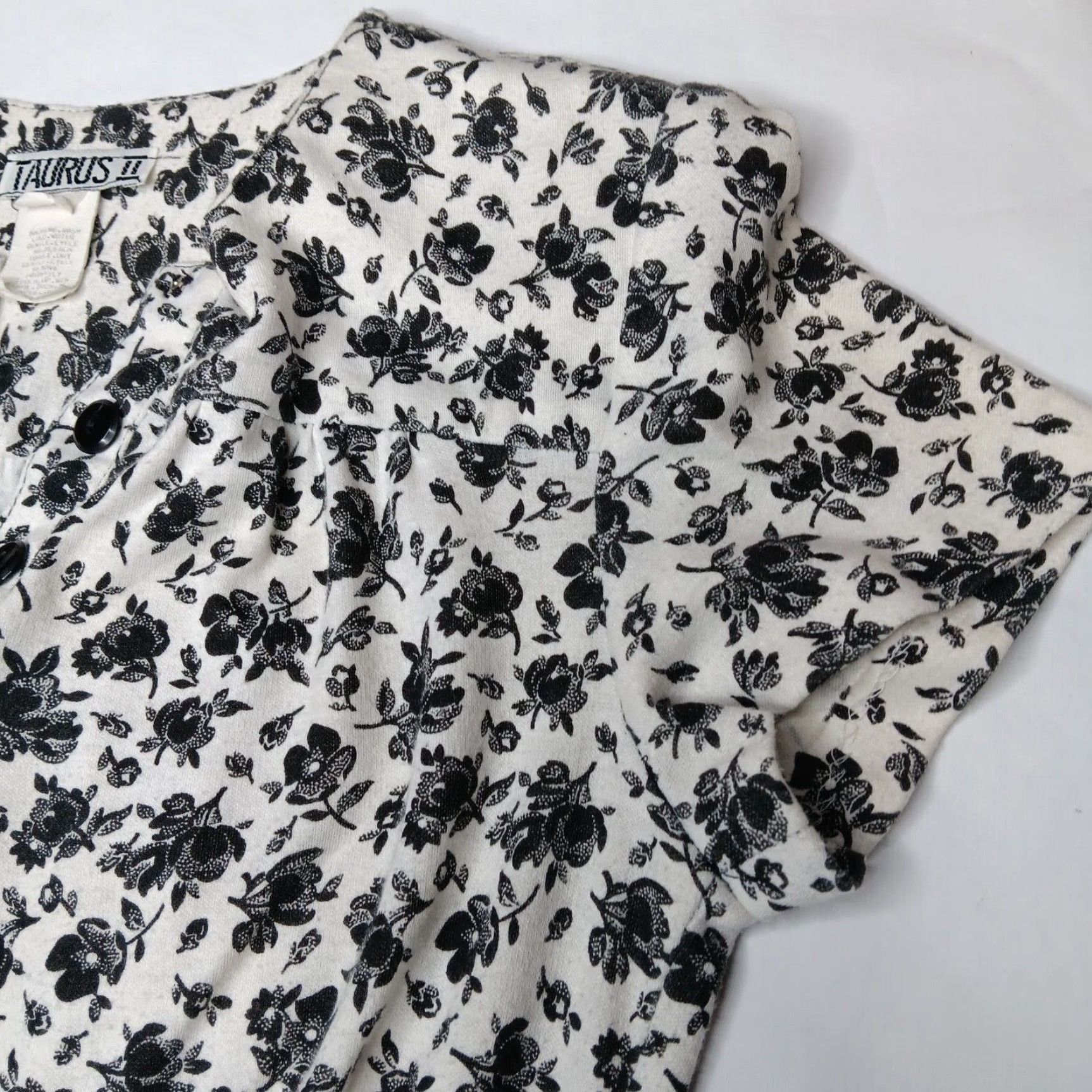 Vintage VINTAGE Flowers Dress Shirt Dress Casual Womens 8 White Black Floral Knit ILGWU Cottagecore USA Vintage Yes Size M / US 6-8 / IT 42-44 - 7 Thumbnail