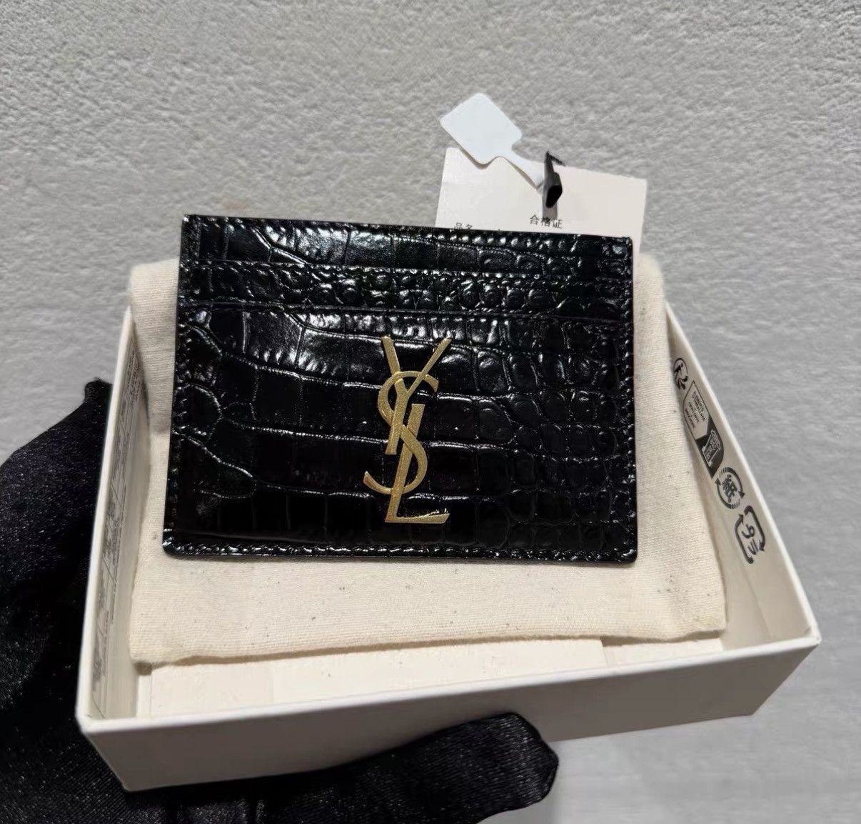 Yves Saint Laurent YSL CASSANDRE Embossed Crocodile Pattern Leather Card J42 Size ONE SIZE - 1 Thumbnail