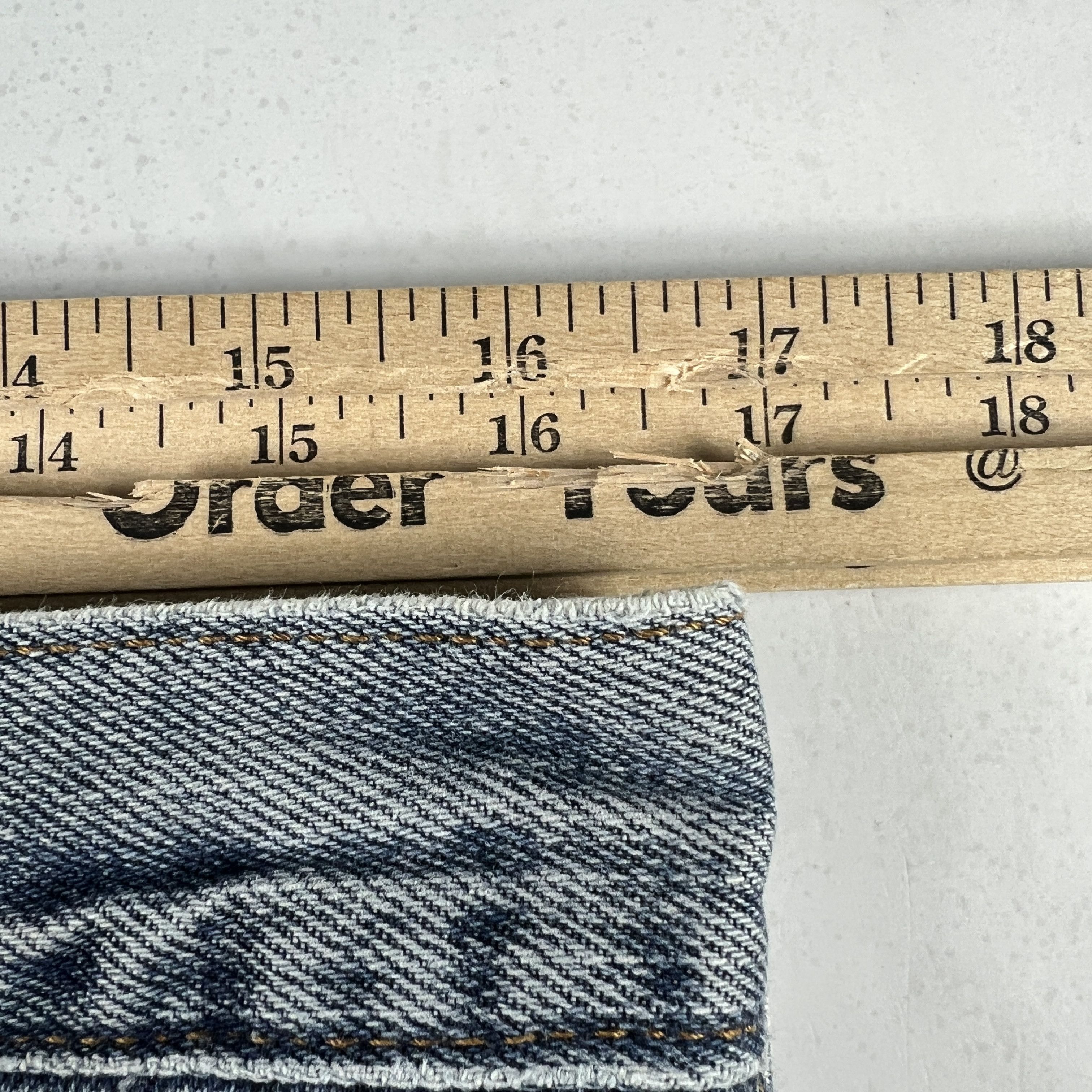 Levi's × Vintage Y2K Levi's Jeans 560 Loose Taper Blue Grunge Denim Size US 33 - 24 Thumbnail