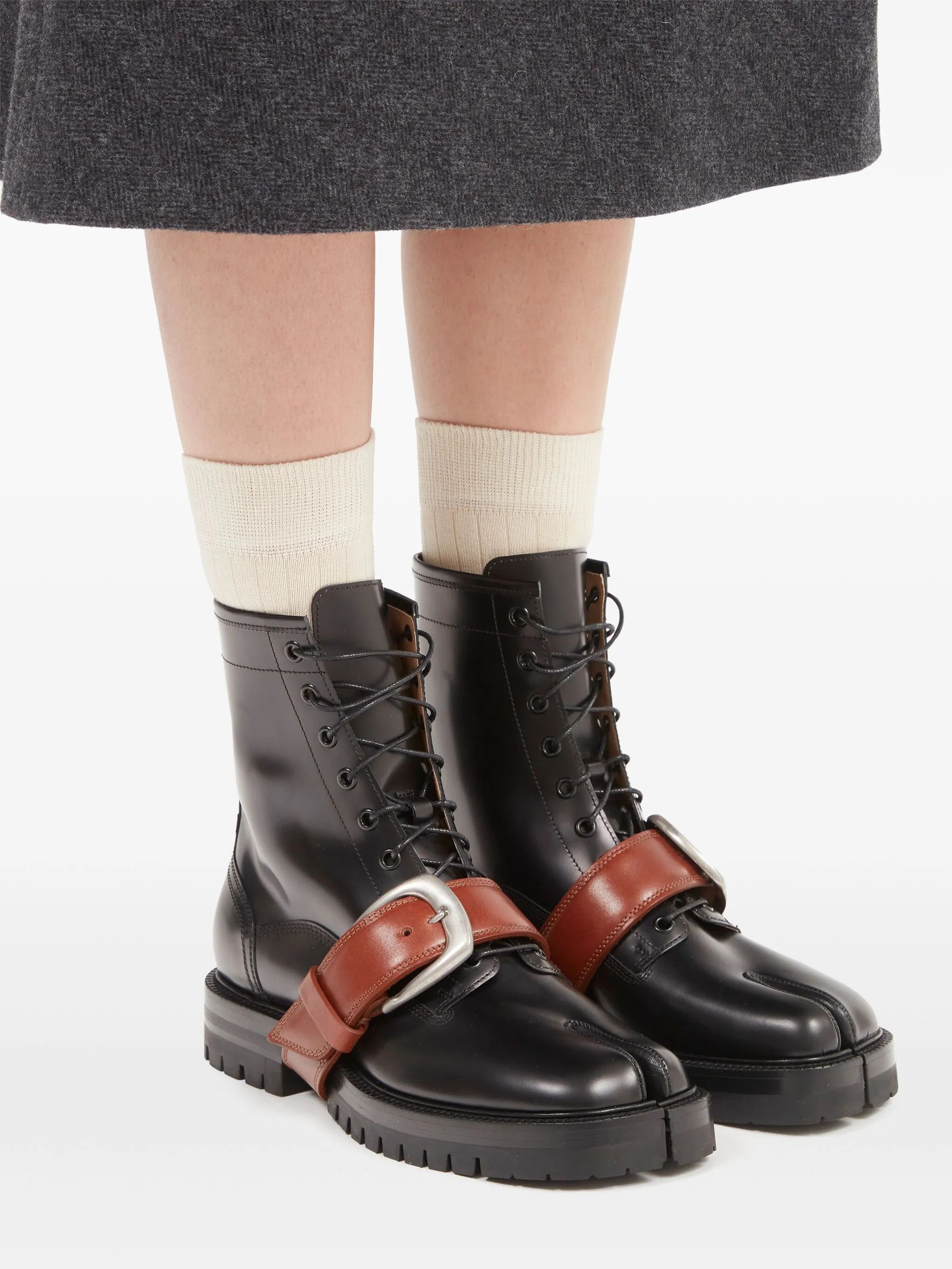 Maison Margiela o1w1db11225 Leather Tabi Boots in Black Size US 7 / IT 37 - 6 Thumbnail
