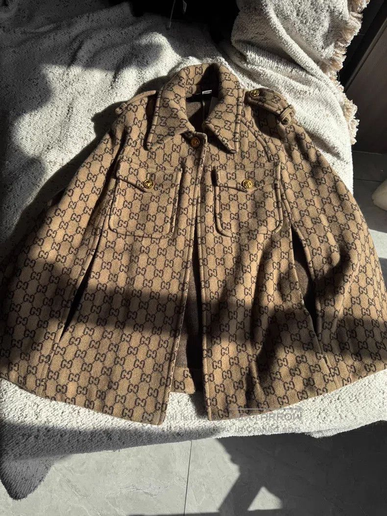Gucci Gucci Full-printed cloak coat Size ONE SIZE - 1 Thumbnail