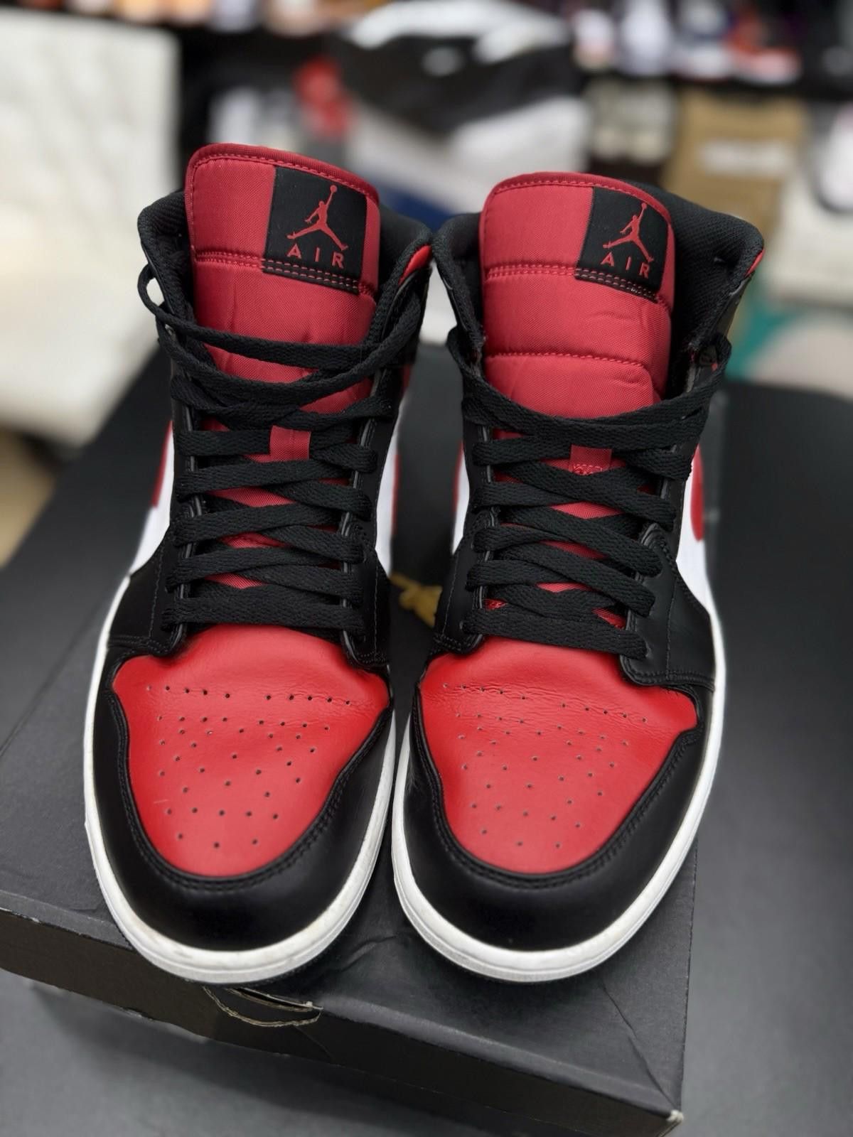 Nike Air Jordan Retro1 Mid Gym Red Mens Black White Red Size 12 Size US 12 / EU 45 - 4 Thumbnail