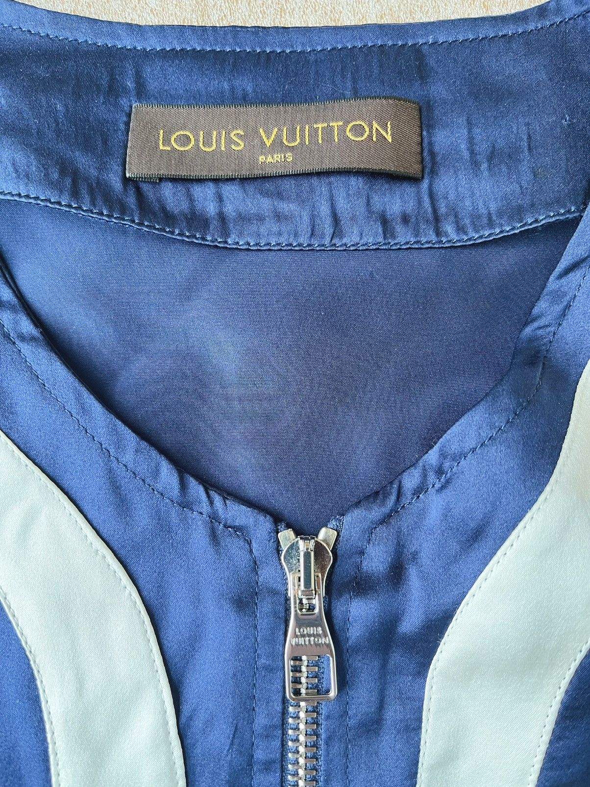 Louis Vuitton Louis Vuitton Silk Short-Sleeve T-Shirt Size US M / EU 48-50 / 2 - 2 Thumbnail