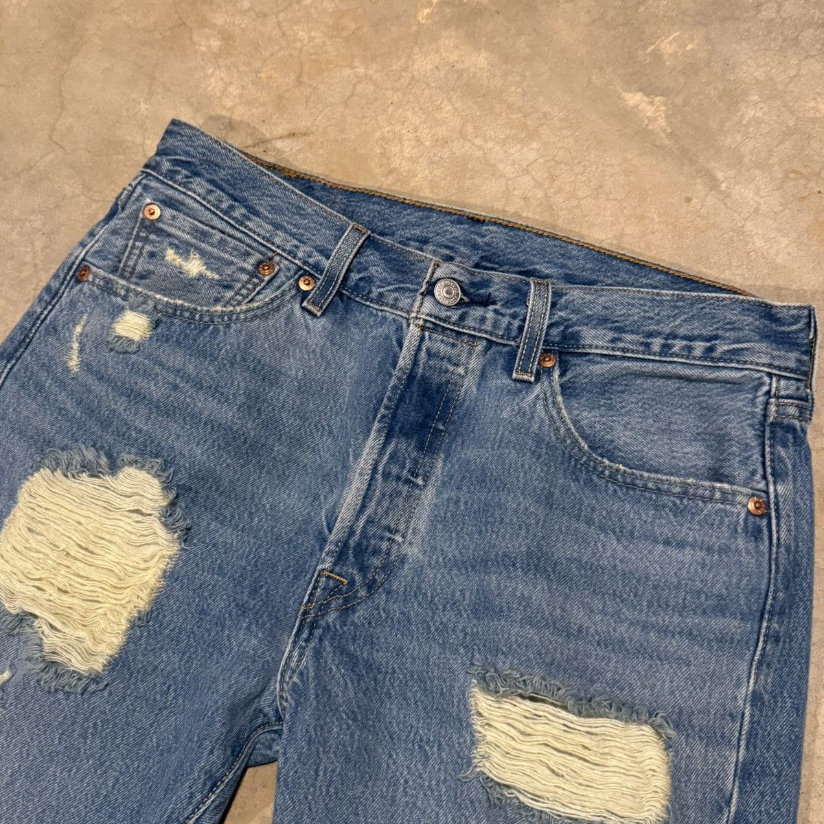 Levi's Levi’s 501 Distressed Thrashed Jeans Skater Grunge ERD Y2K Size US 32 / EU 48 - 5 Thumbnail