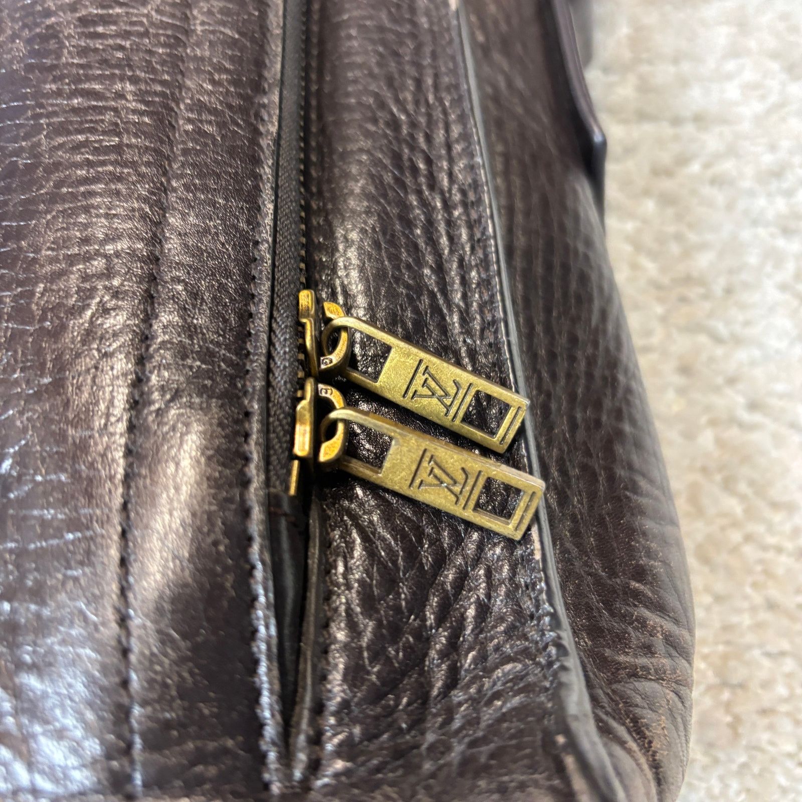 Louis Vuitton Louis Vuitton Taiga Brown Leather Messenger Shoulder Bag Size ONE SIZE - 4 Thumbnail