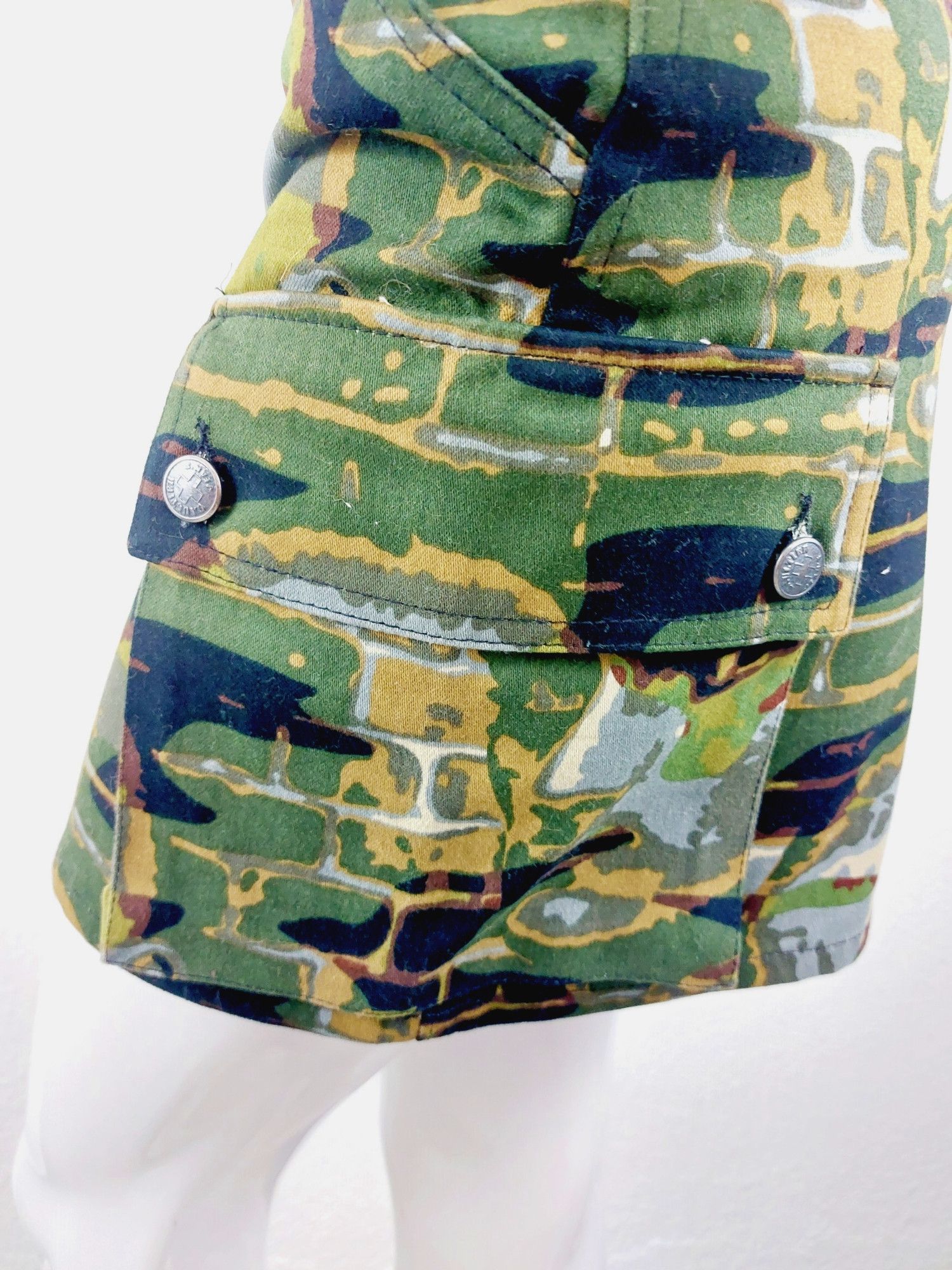 Jean Paul Gaultier Jean Paul Gaultier 1997 Face Anarchy Fight Racism Skirt RT Size 25" / US 0 / IT 36 - 13 Thumbnail