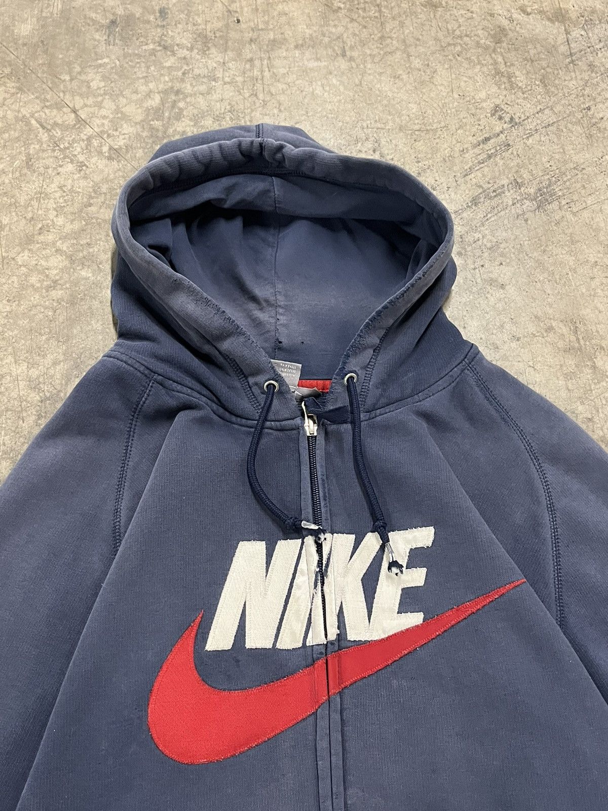 Nike × Vintage Nike y2k zip up hoodie boxy fit perfectly faded skater hype Size US XL / EU 56 / 4 - 5 Thumbnail