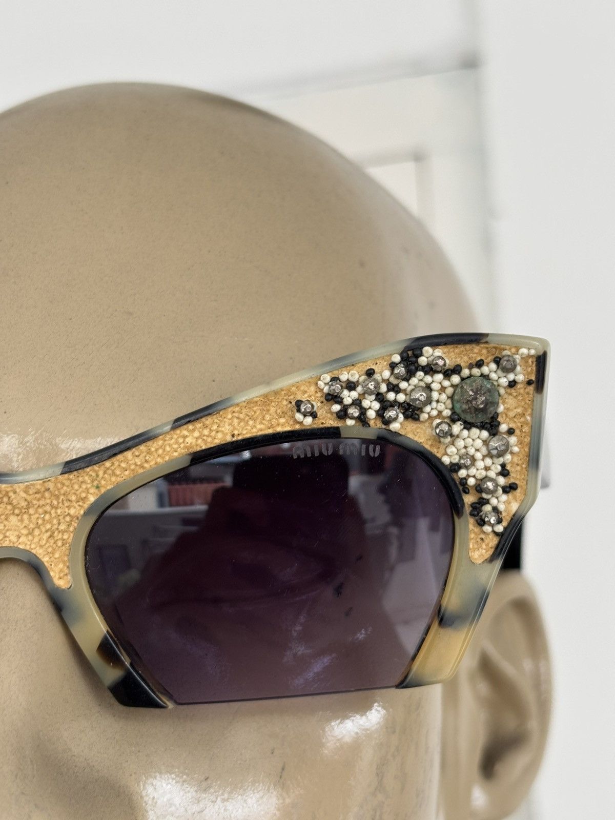 Miu Miu Embellished Cat-Eye Sunglasses Size ONE SIZE - 6 Thumbnail