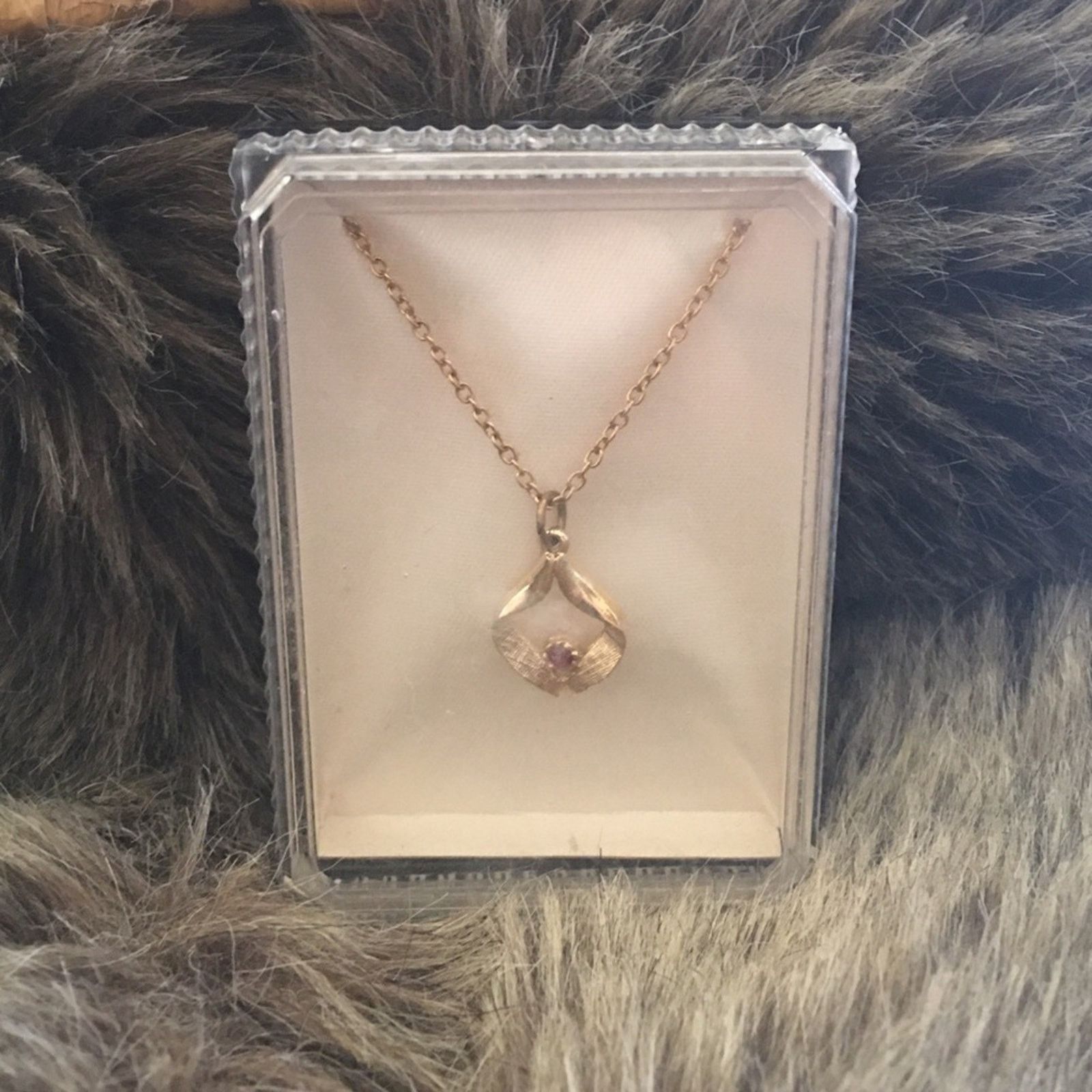 Vintage Vintage 70s new old stock faux ruby gold necklace Size ONE SIZE - 2 Thumbnail