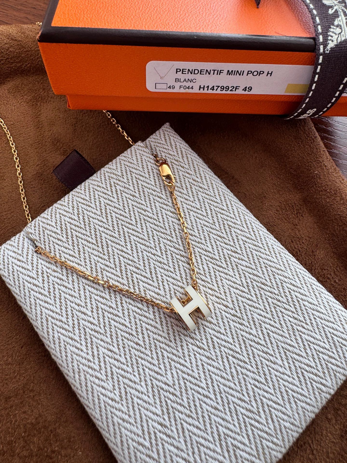 Hermes HERMES Mini Pop H White & Gold Necklace Size ONE SIZE - 2 Thumbnail