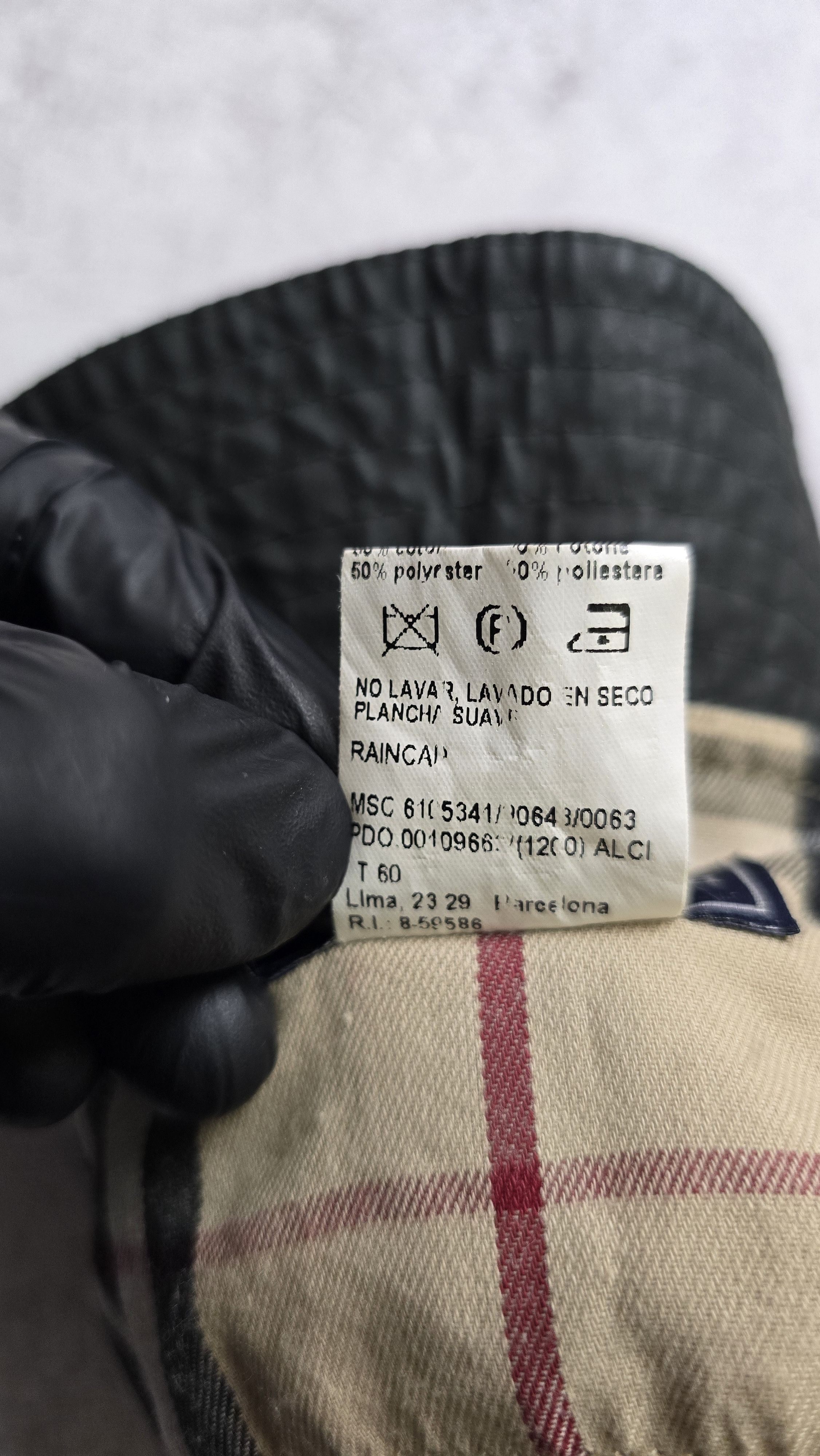 Burberry Burberry Logo Raincap Black Bucket Hat Nova Check Lining Size ONE SIZE - 11 Thumbnail