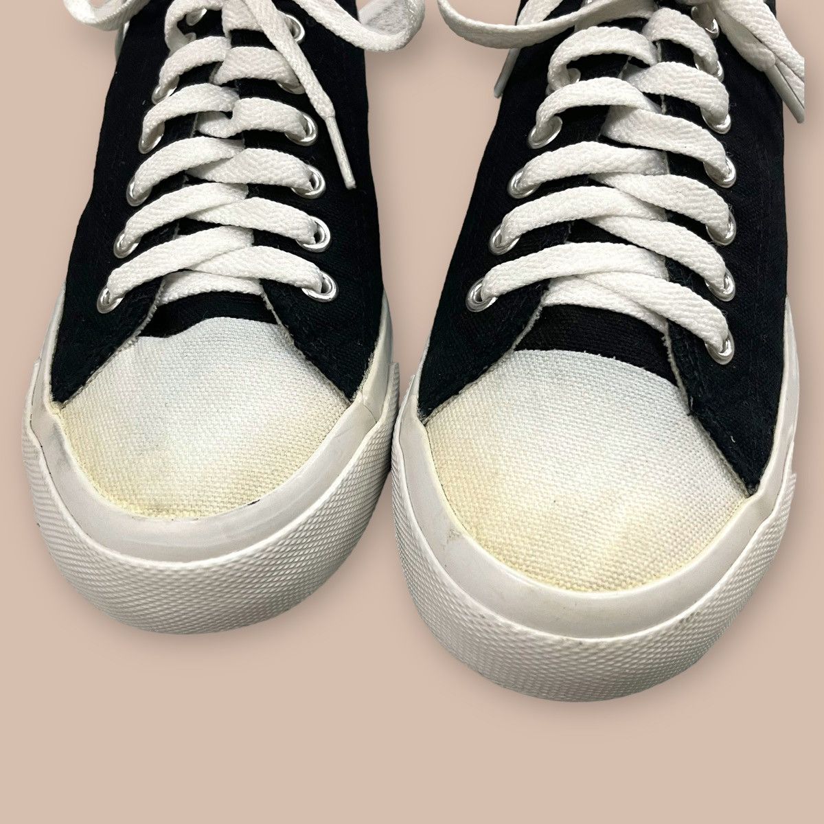 Undercover × Uniqlo Uniqlo x Undercover “UU” by Jun takahashi FW2012 Sneakers Size US 6 / EU 39 - 8 Thumbnail