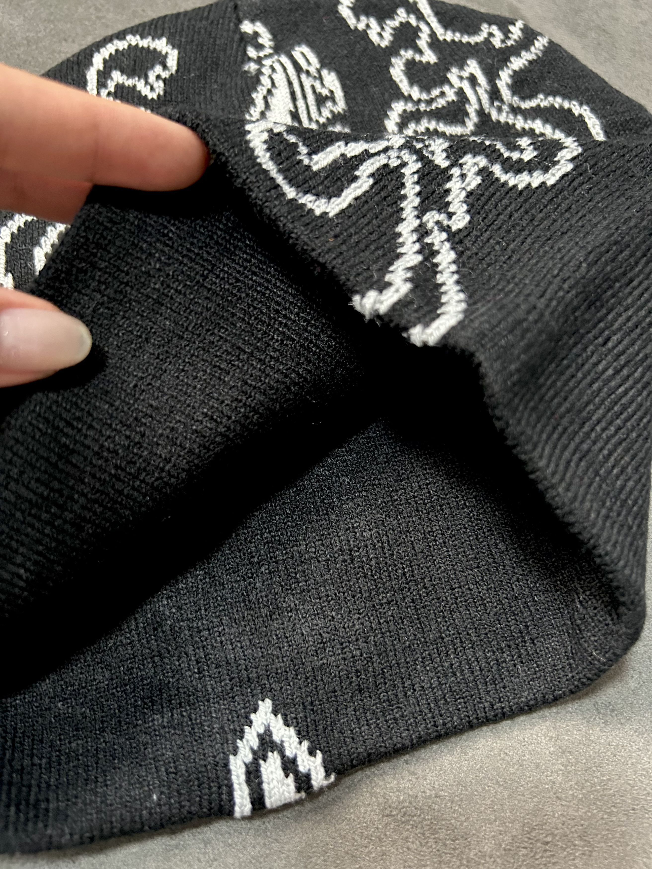 Japanese Brand Rare Y2k Style Print No Cuff Knit Cap Beanie Black Hat OS Size ONE SIZE - 4 Thumbnail