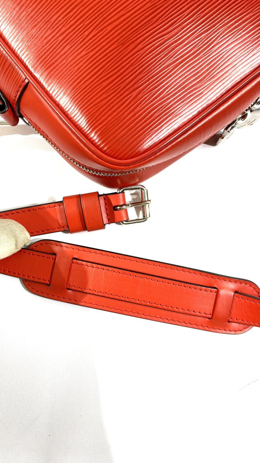 Louis Vuitton × Supreme Louis Vuitton X Supreme Danube PM EPI Leather Cross Body Bag Size ONE SIZE - 20 Thumbnail