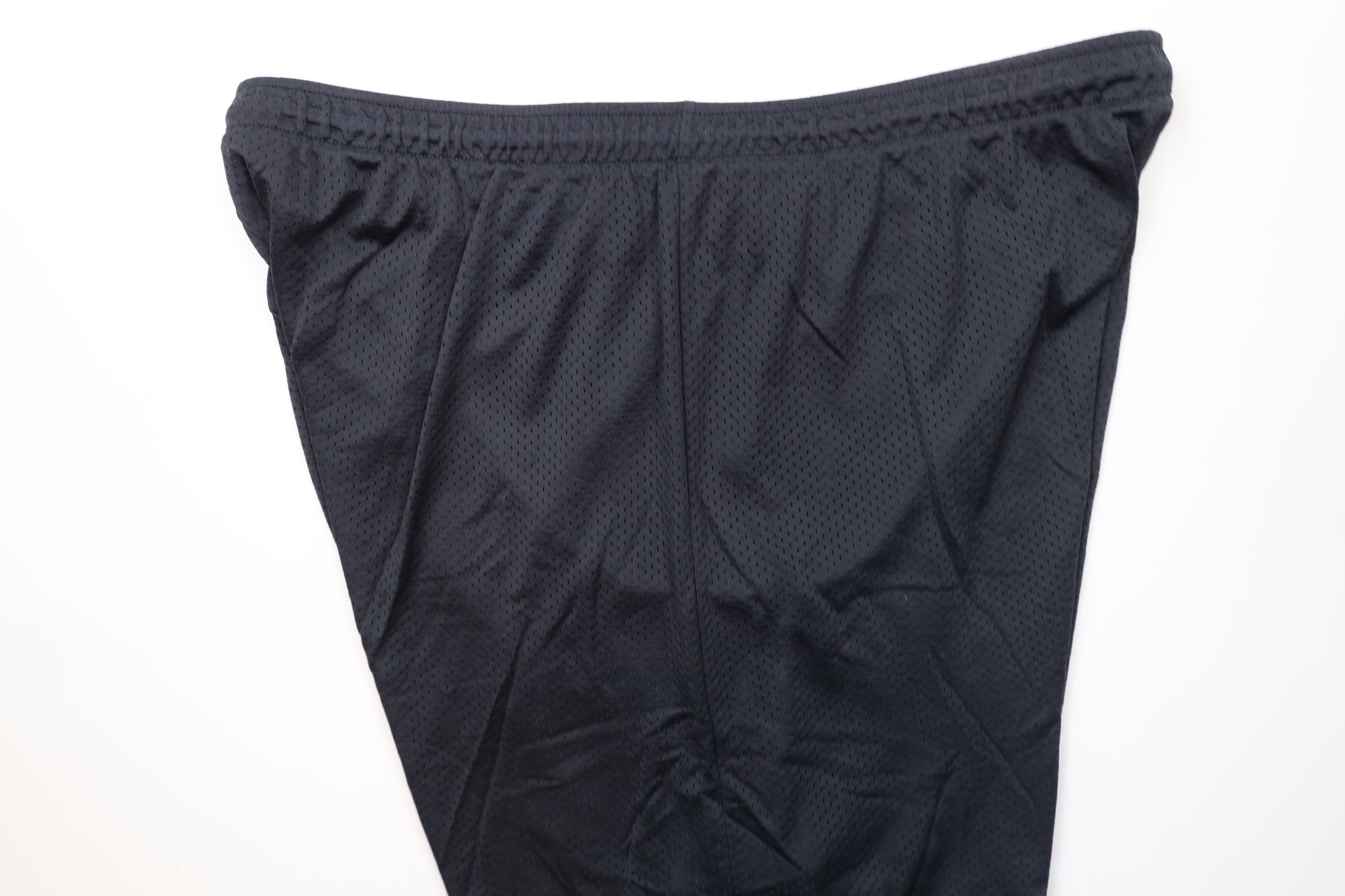New Balance × Vintage Vintage 90s New Balance Above Knee Mesh Shorts Black Nylon Size US 38 / EU 54 - 9 Thumbnail