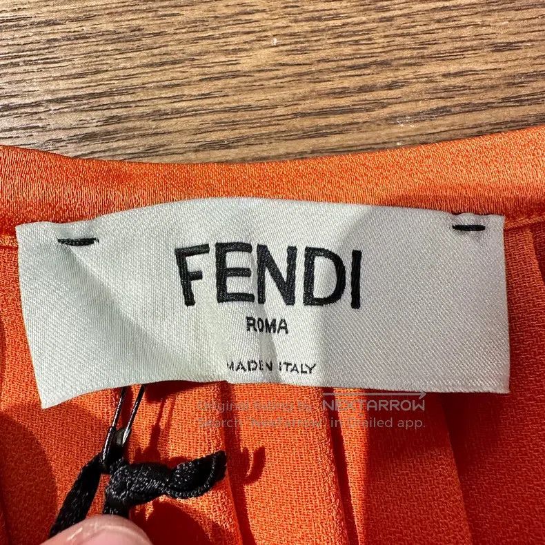 Fendi Fendi Pleated mid-length half-skirt, vinegar Size 24" / US 00 / IT 34 - 3 Thumbnail