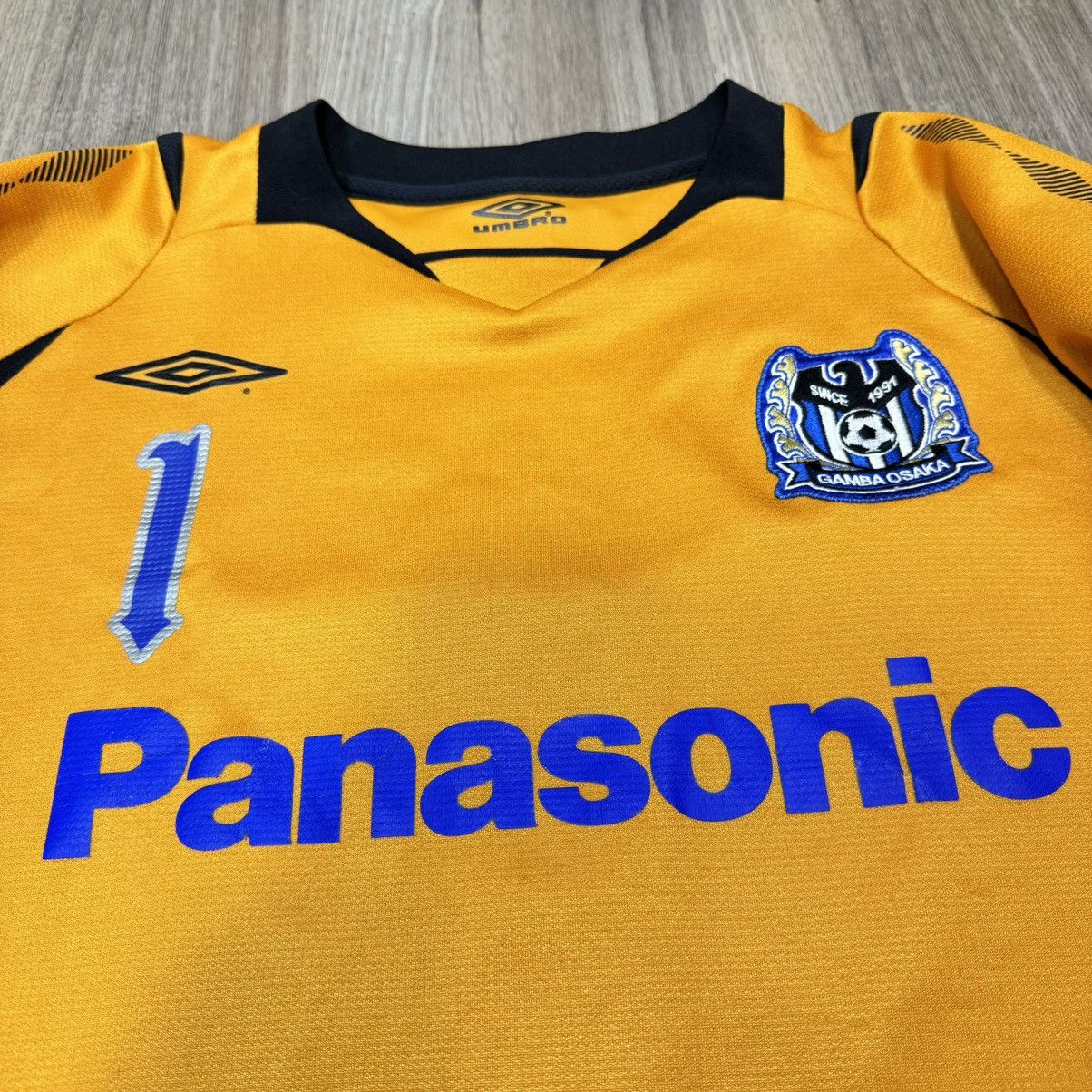 Umbro Osaka Gamba 09/10 match issued/worn gk shirt #1 Size US L / EU 52-54 / 3 - 3 Thumbnail