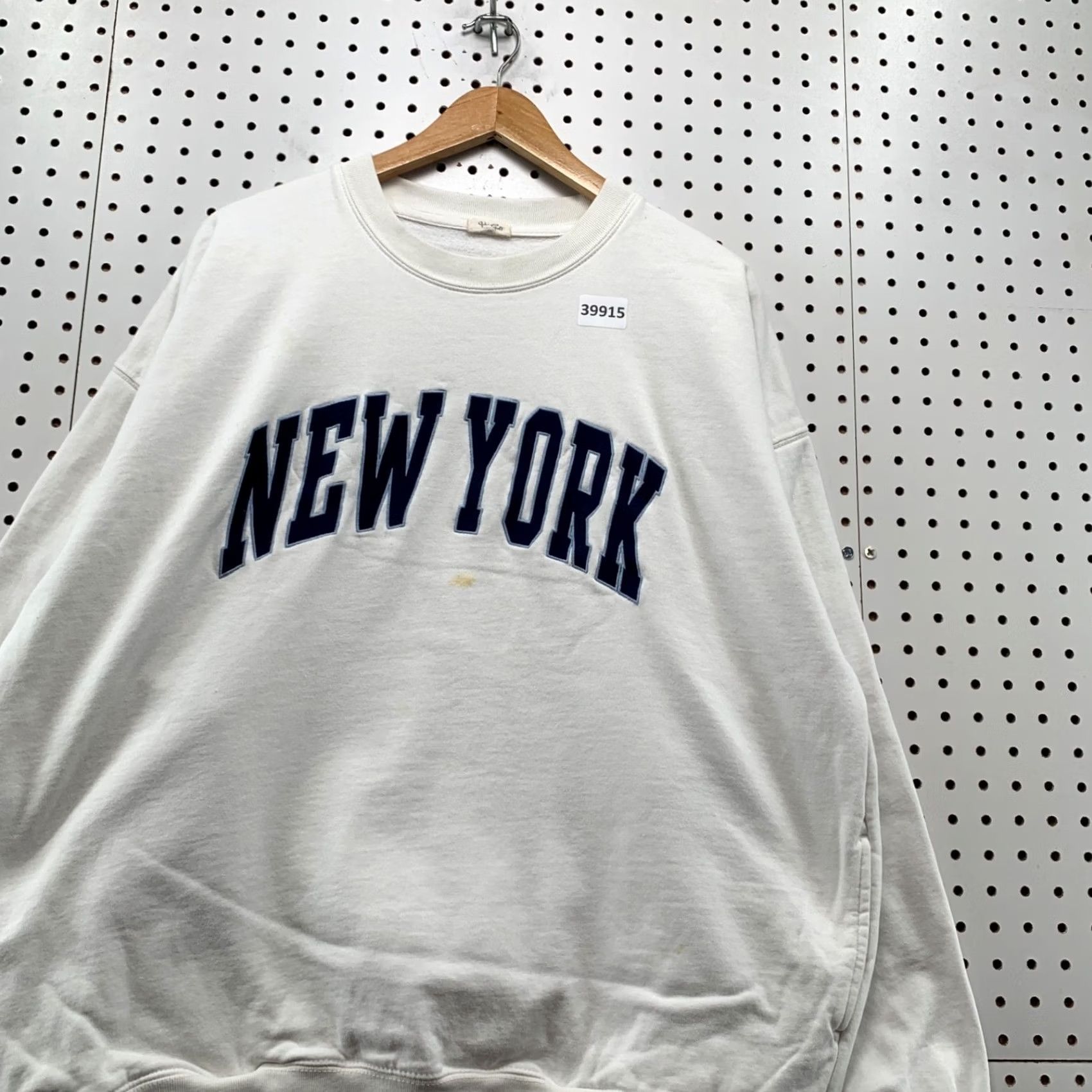 Brandy Melville John Galt New York Sweatshirt Womens One Size White Pockets Embroidered Size ONE SIZE - 5 Thumbnail