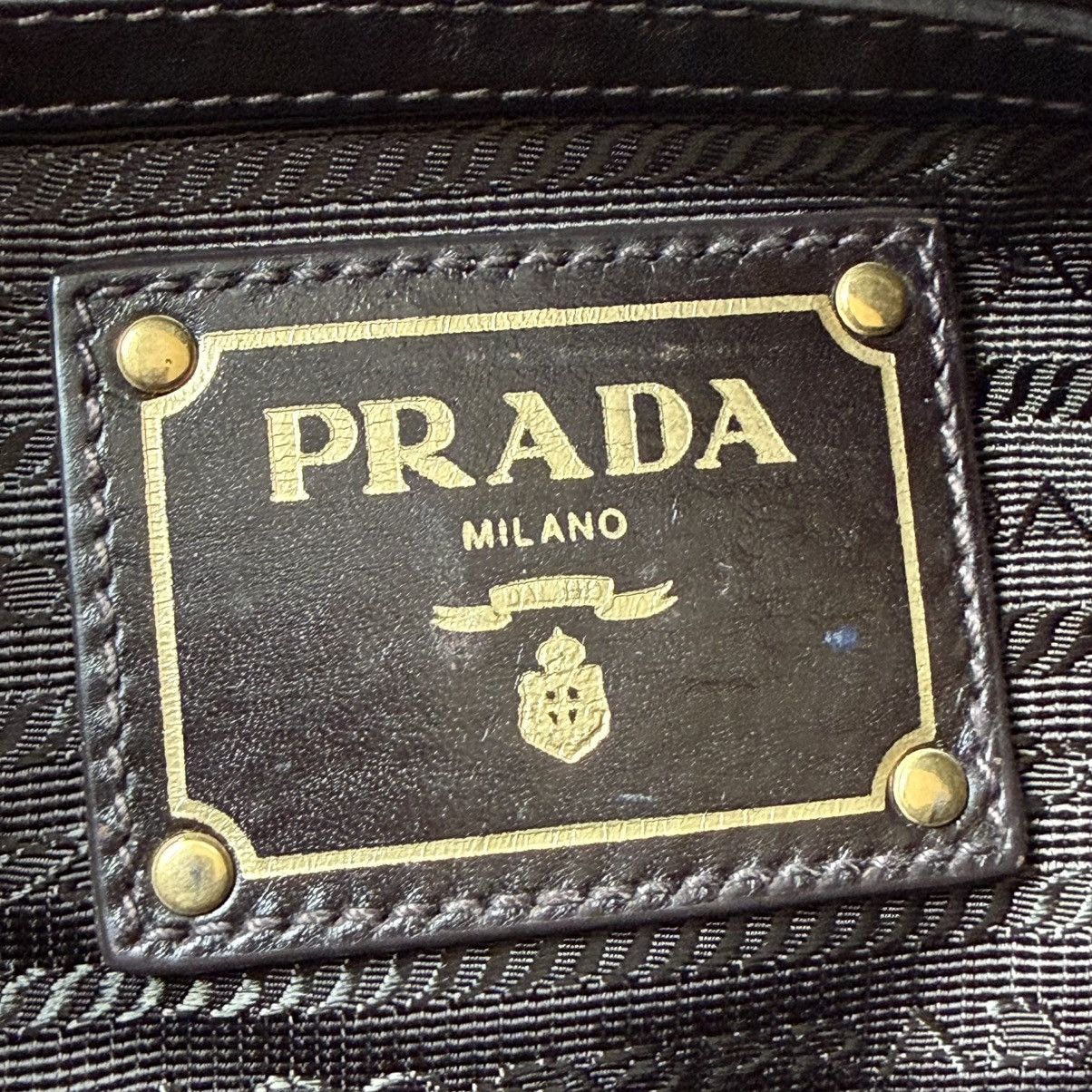 Prada Prada - Tessuto Nylon Vitello Daino Hobo Bag Olive Green Size ONE SIZE - 19 Thumbnail