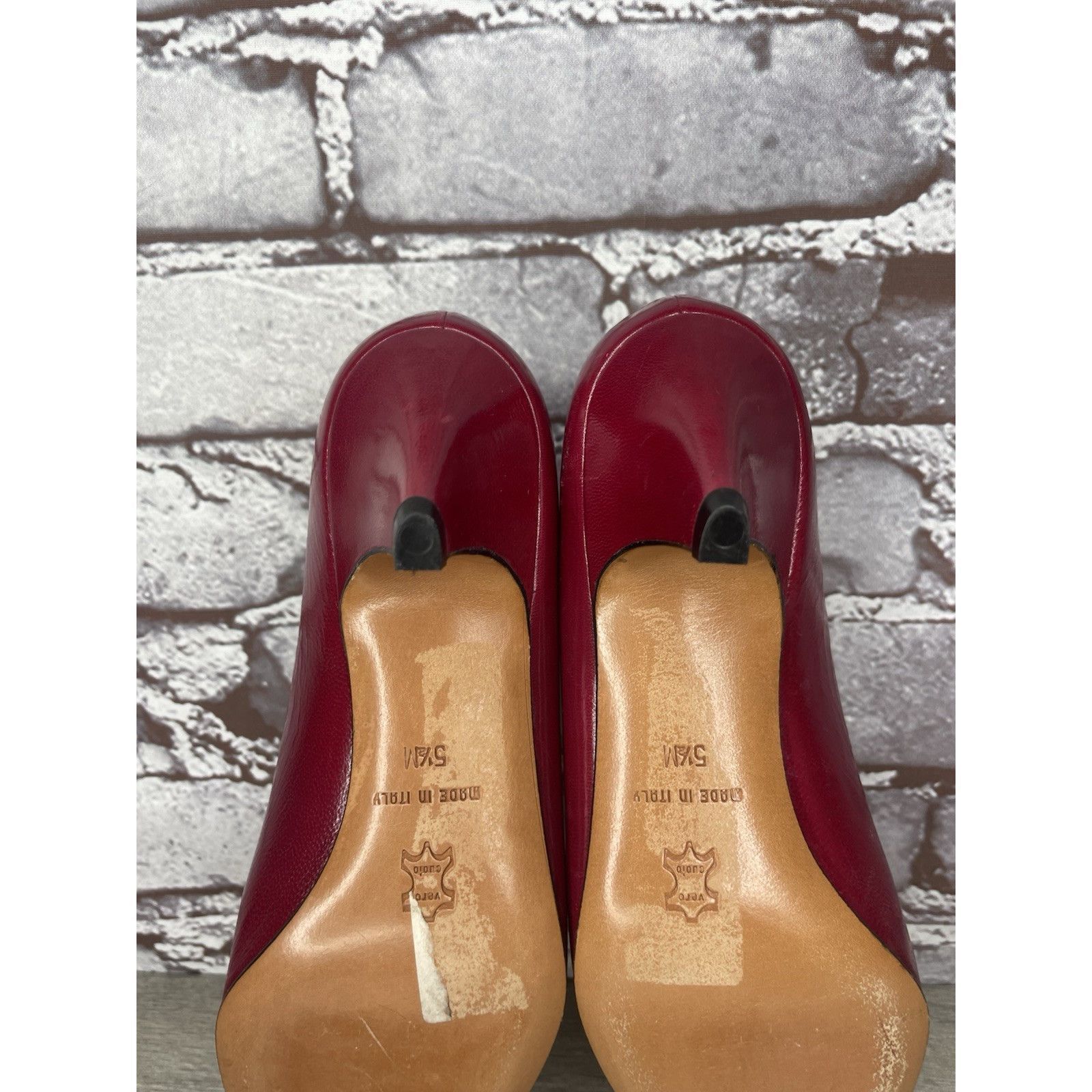 Carolina Herrera Garolini Cherry Red Leather Pointed Toe Italy Dress Heels Wo Size US 5.5 / IT 35.5 - 23 Thumbnail