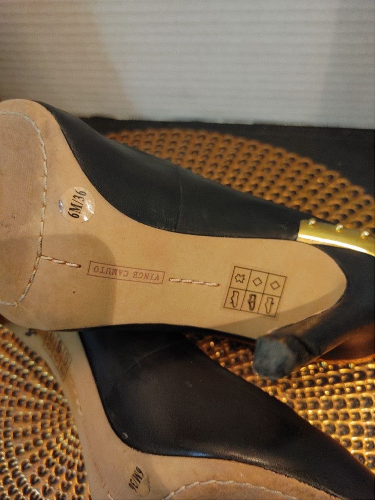Vince Camuto Vince Camuto Leather Heels Size 6M Size US 6 / IT 36 - 8 Thumbnail