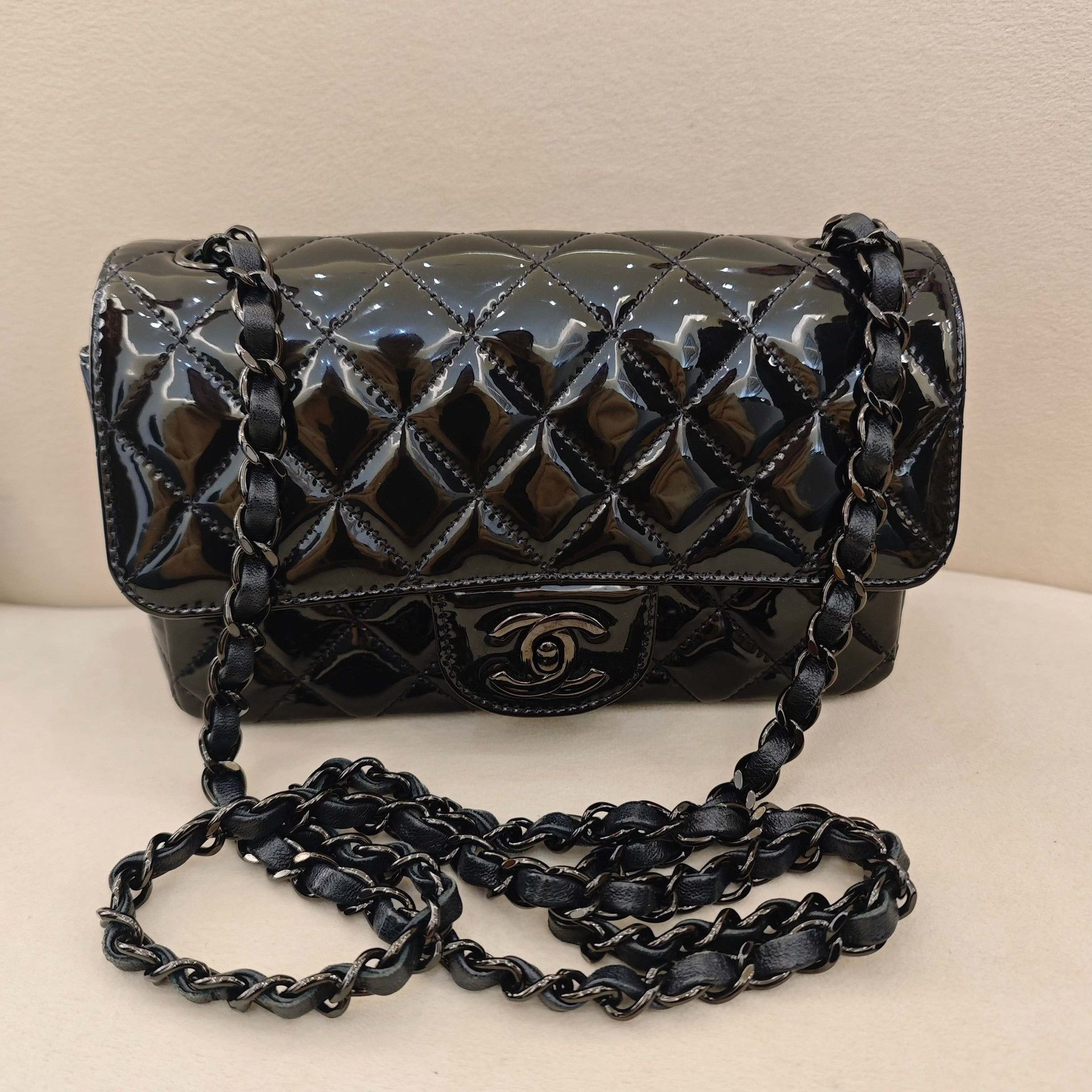 Chanel Chanel 21B CF Mini So Black Chain Bag Size ONE SIZE - 1 Thumbnail