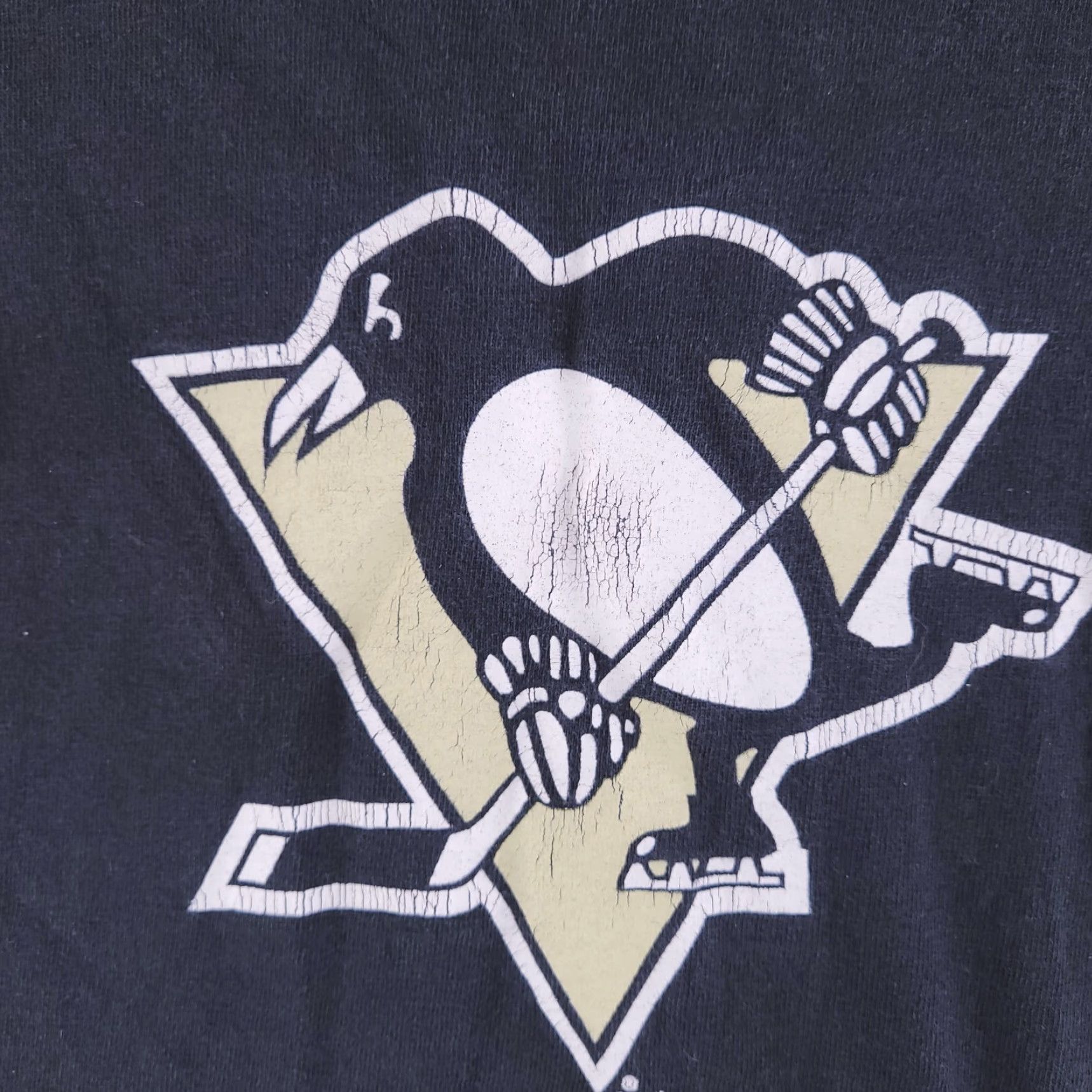 Reebok VINTAGE Reebok Shirt Mens L Black Long Sleeve Pittsburgh Penguins Distressed team NHL Crew Neck Shirt Mens Black Long Sleeve Penguins Size US L / EU 52-54 / 3 - 2 Thumbnail