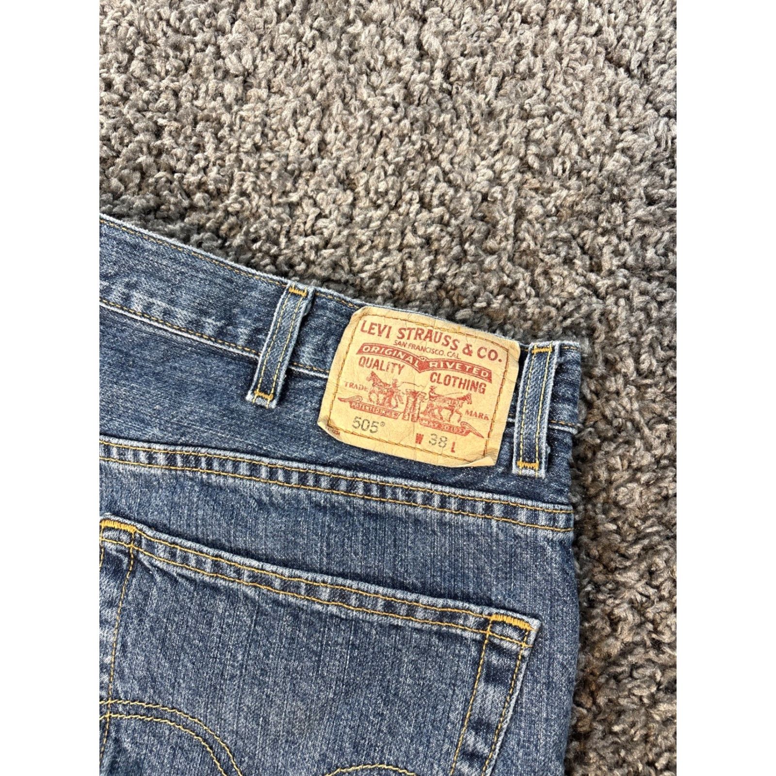 Levi's VINTAGE Levi's 505 Shorts Mens 38 Med Wash Baggy Relaxed Y2K Skate Blue Cotton Chino 90s Mens Size US 38 / EU 54 - 7 Thumbnail