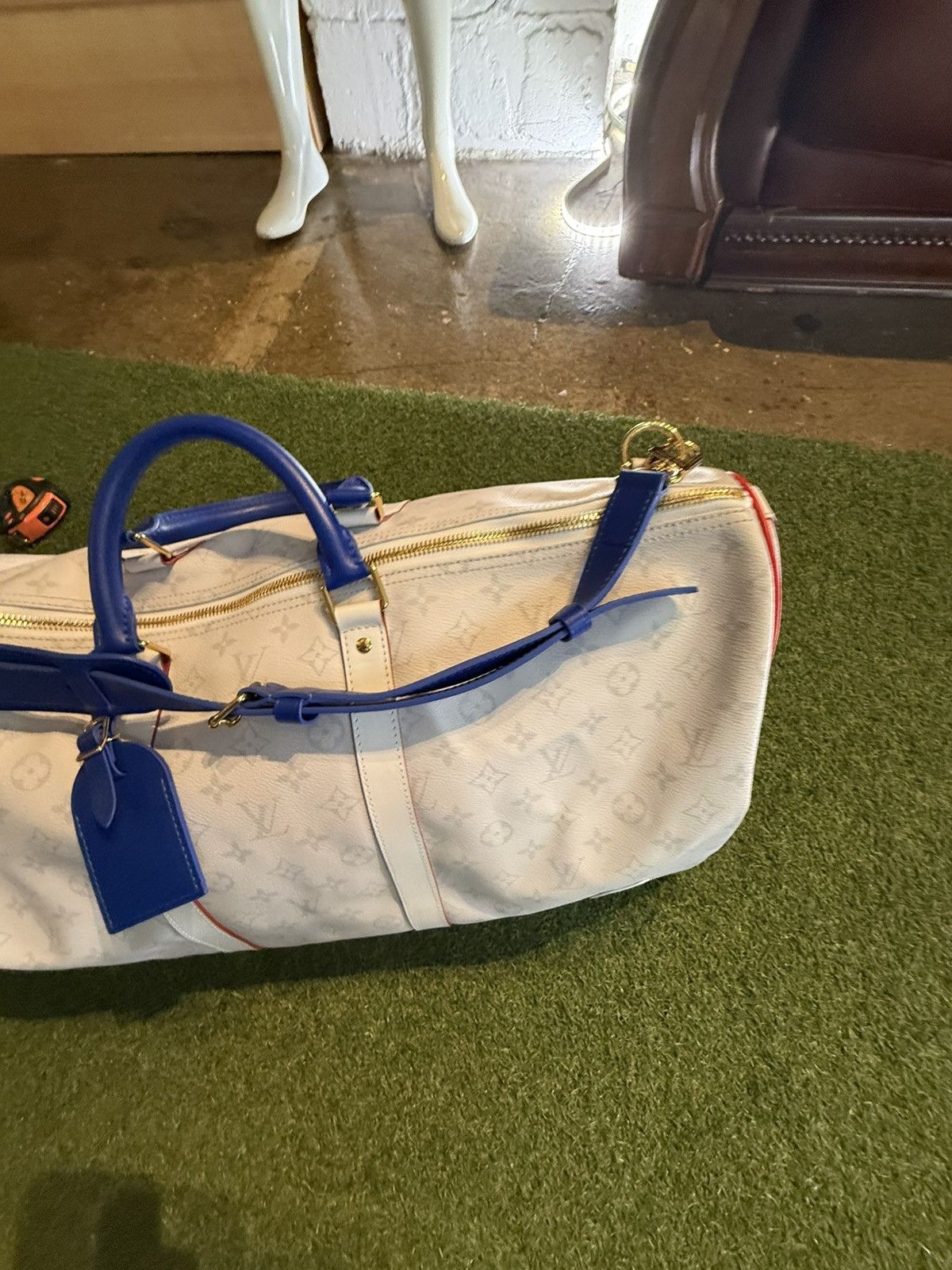 Louis Vuitton × NBA Louis Vuitton X NBA Keepall Antartica Bag Size ONE SIZE - 16 Thumbnail