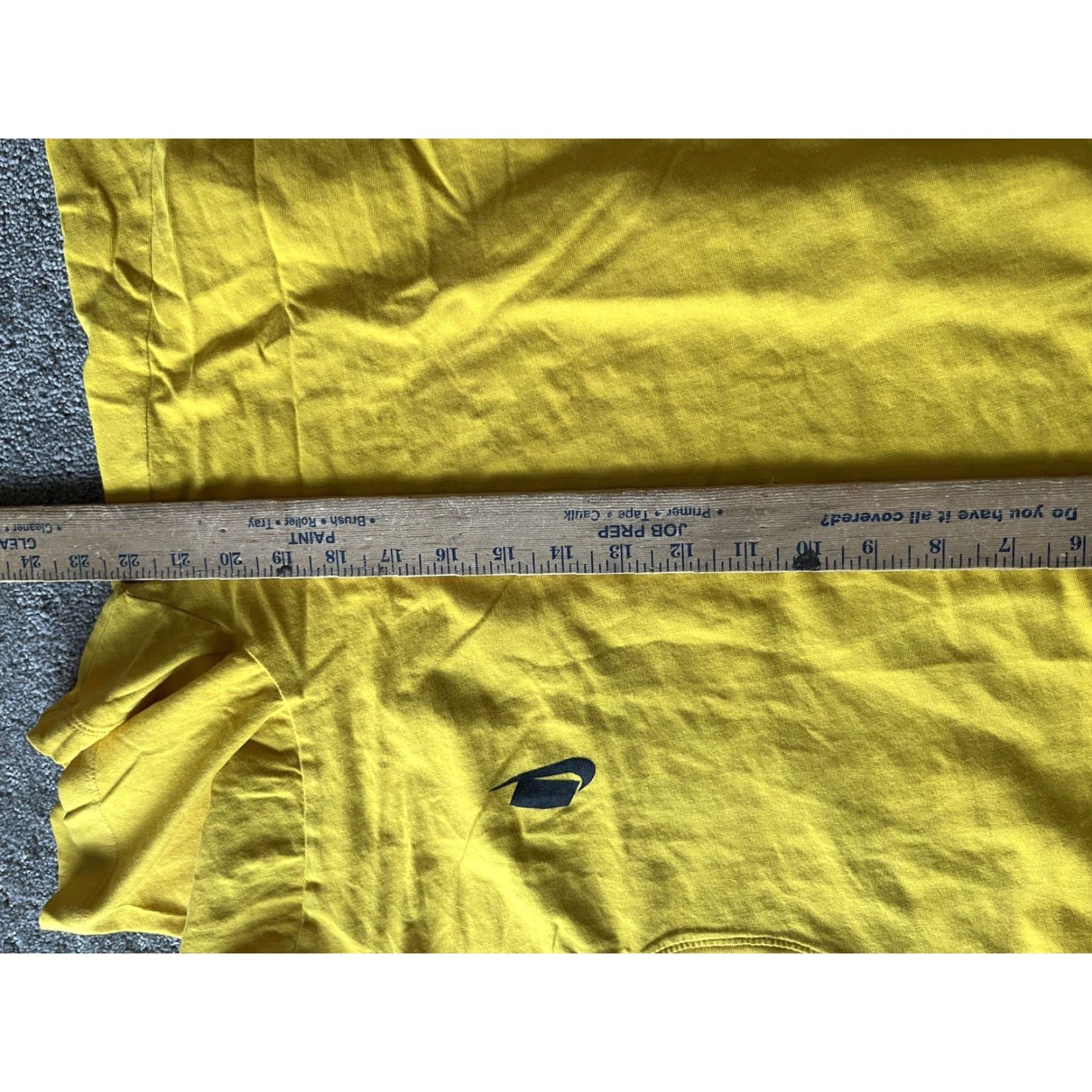 Nike VINTAGE Nike T-Shirt NSW Swingman Shirt XL Yellow Scorpion Logo Embroidered 2010s Mens Size US XL / EU 56 / 4 - 5 Thumbnail
