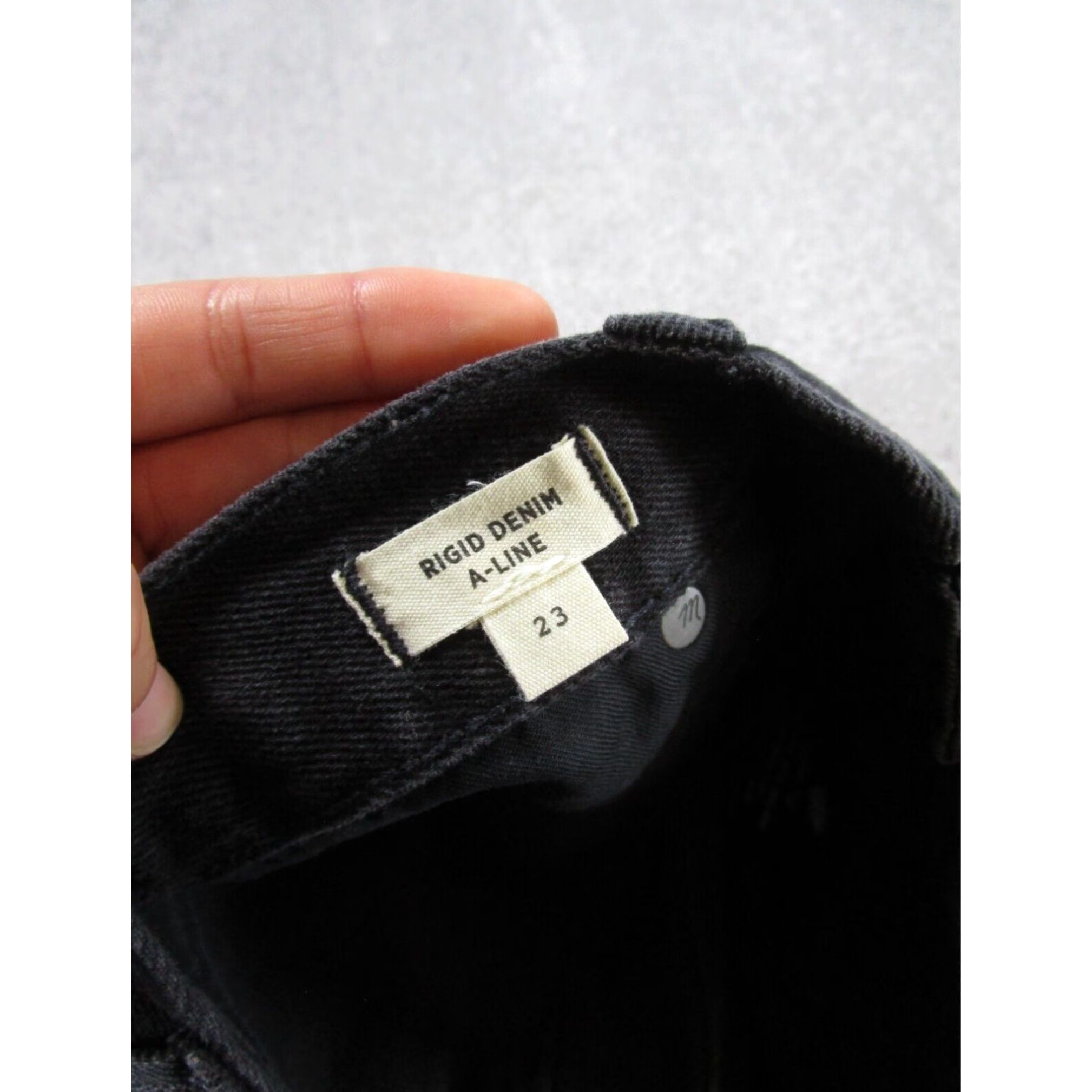 Madewell Madewell Women's Skirt 23 Rigid Denim A Line Faded Black Zip Front Size 40" / US 18 - 6 Thumbnail