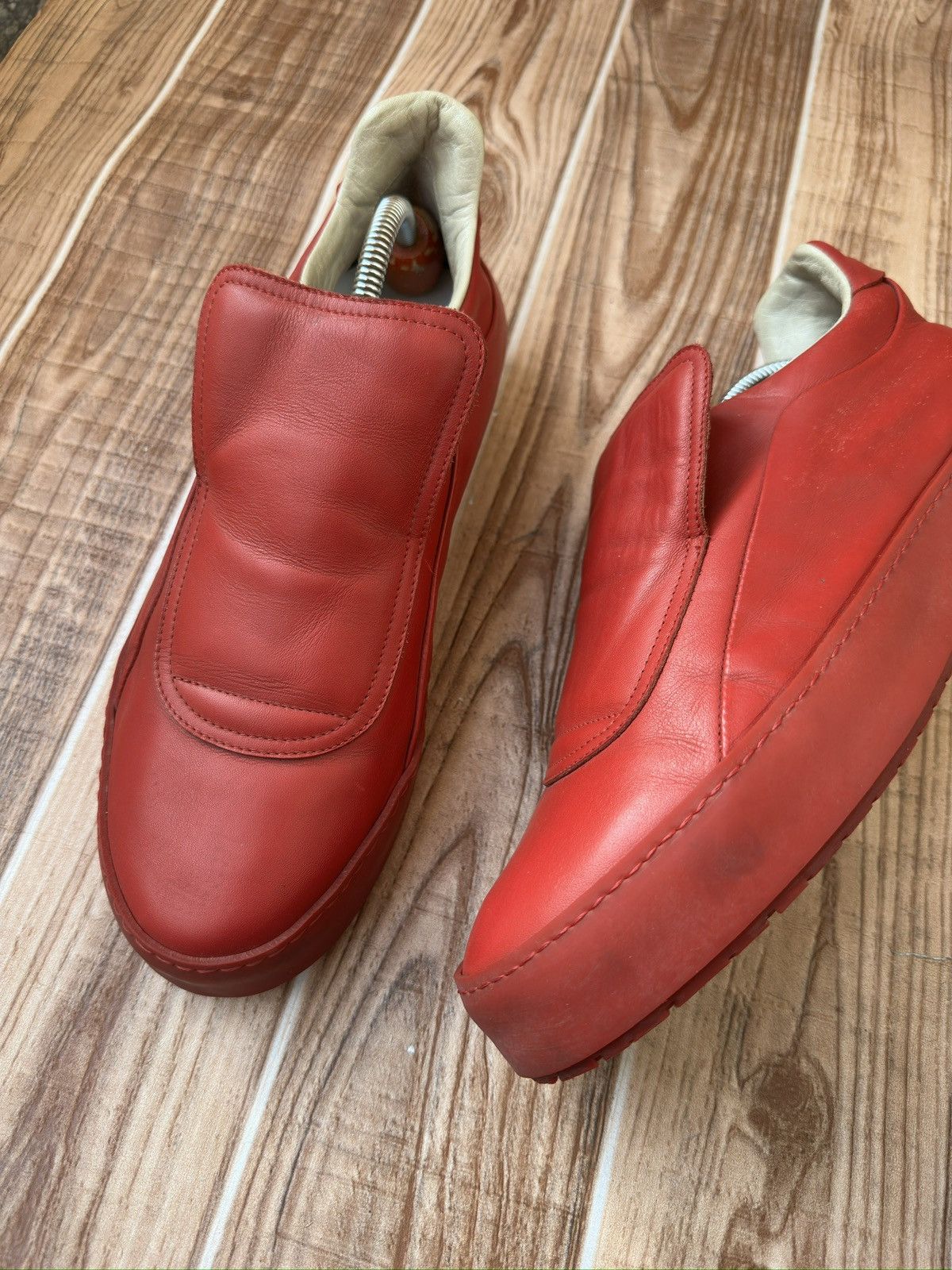 Maison Margiela Maison Martin Margiela Red Leather Sneakers Size US 9 / EU 42 - 8 Thumbnail