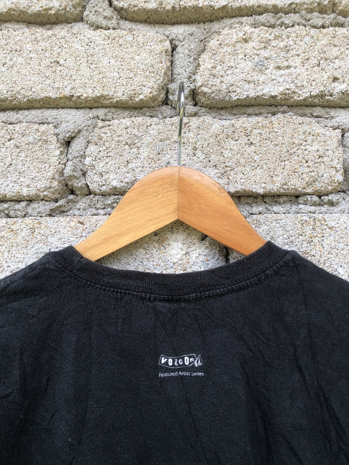 Vintage × Volcom Vintage Y2K Volcom Skullphone Artist Series Big Logo Tshirt Size US M / EU 48-50 / 2 - 9 Thumbnail