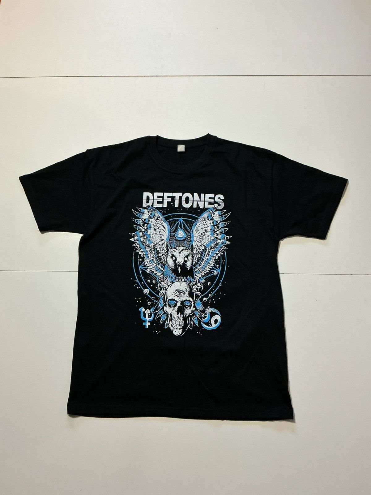 Band Tees Deftones North American Tour 2025 Metal Band T-Shirt Size US L / EU 52-54 / 3 - 1 Thumbnail