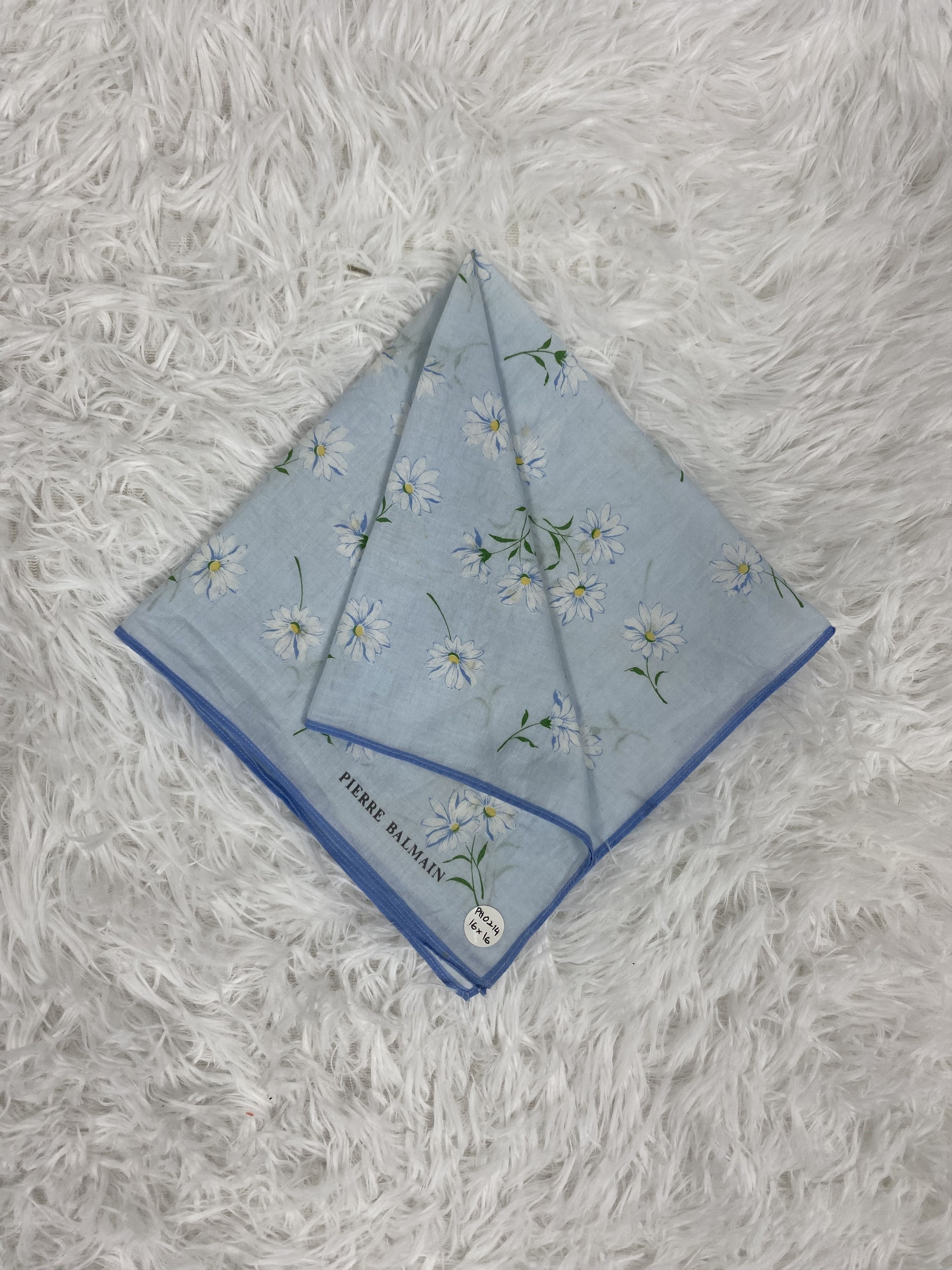 Pierre Balmain × Vintage Vintage Pierre Balmain Handkerchief Neckerchief PH0214 Size ONE SIZE - 1 Thumbnail