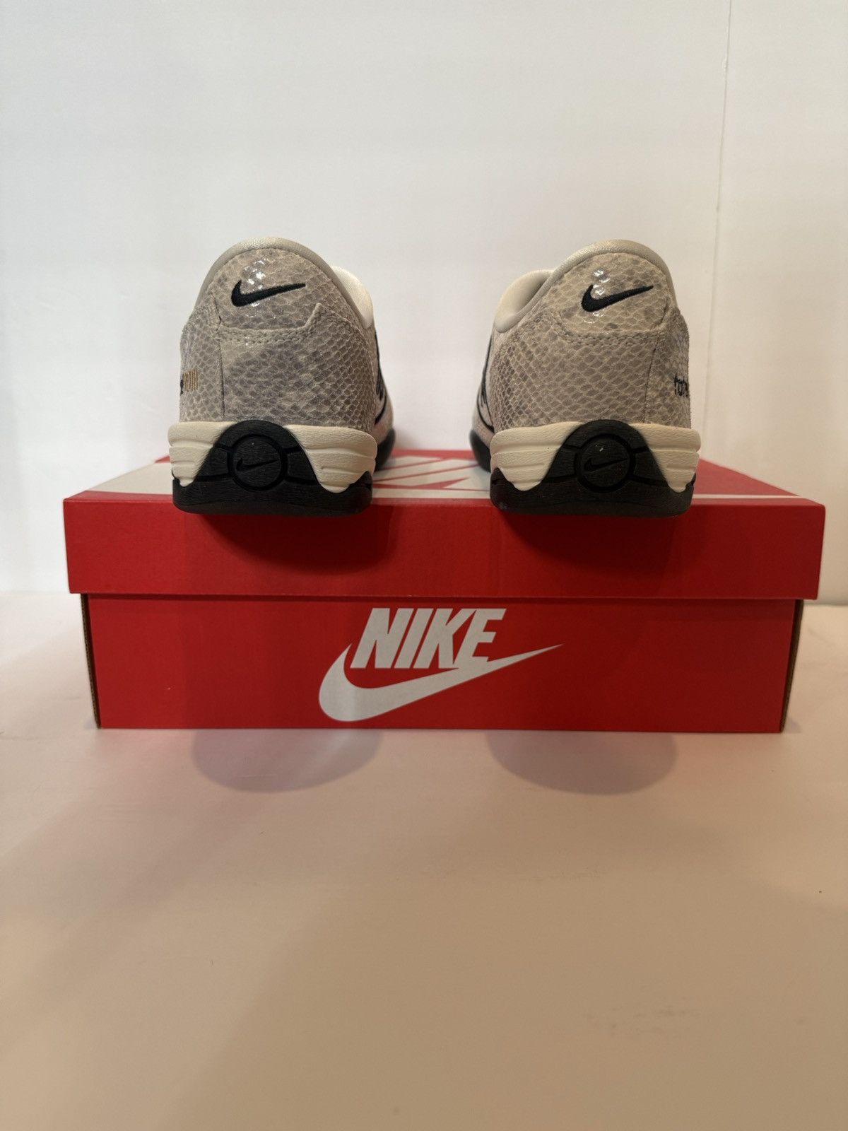 Nike WMNS NIKE T90 SE Size US 10.5 / IT 40.5 - 5 Thumbnail