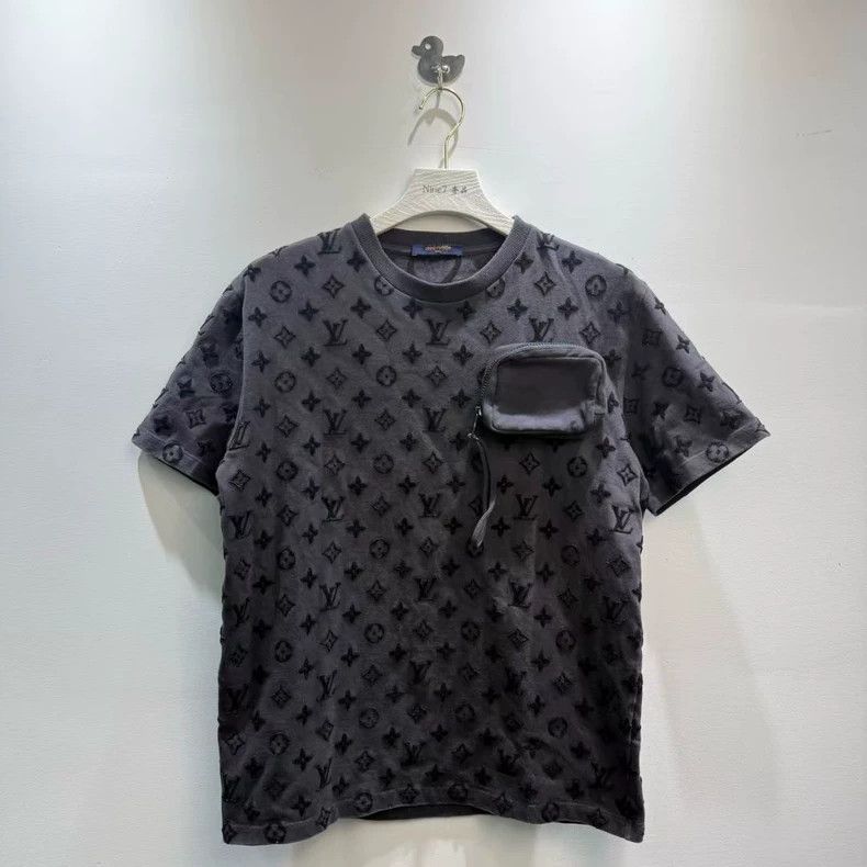 Louis Vuitton Louis Vuitton Monogram Flocked Full Logo Pocket Short Slee Size US L / EU 52-54 / 3 - 1 Thumbnail