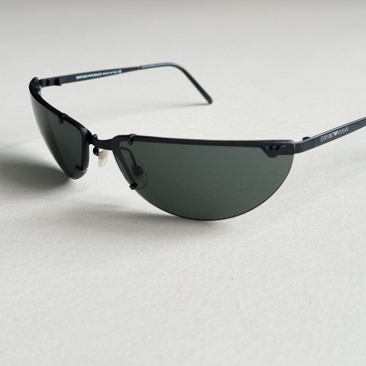 Emporio Armani × Giorgio Armani Emporio Armani Black Frame Sunglasses Size ONE SIZE - 2 Thumbnail
