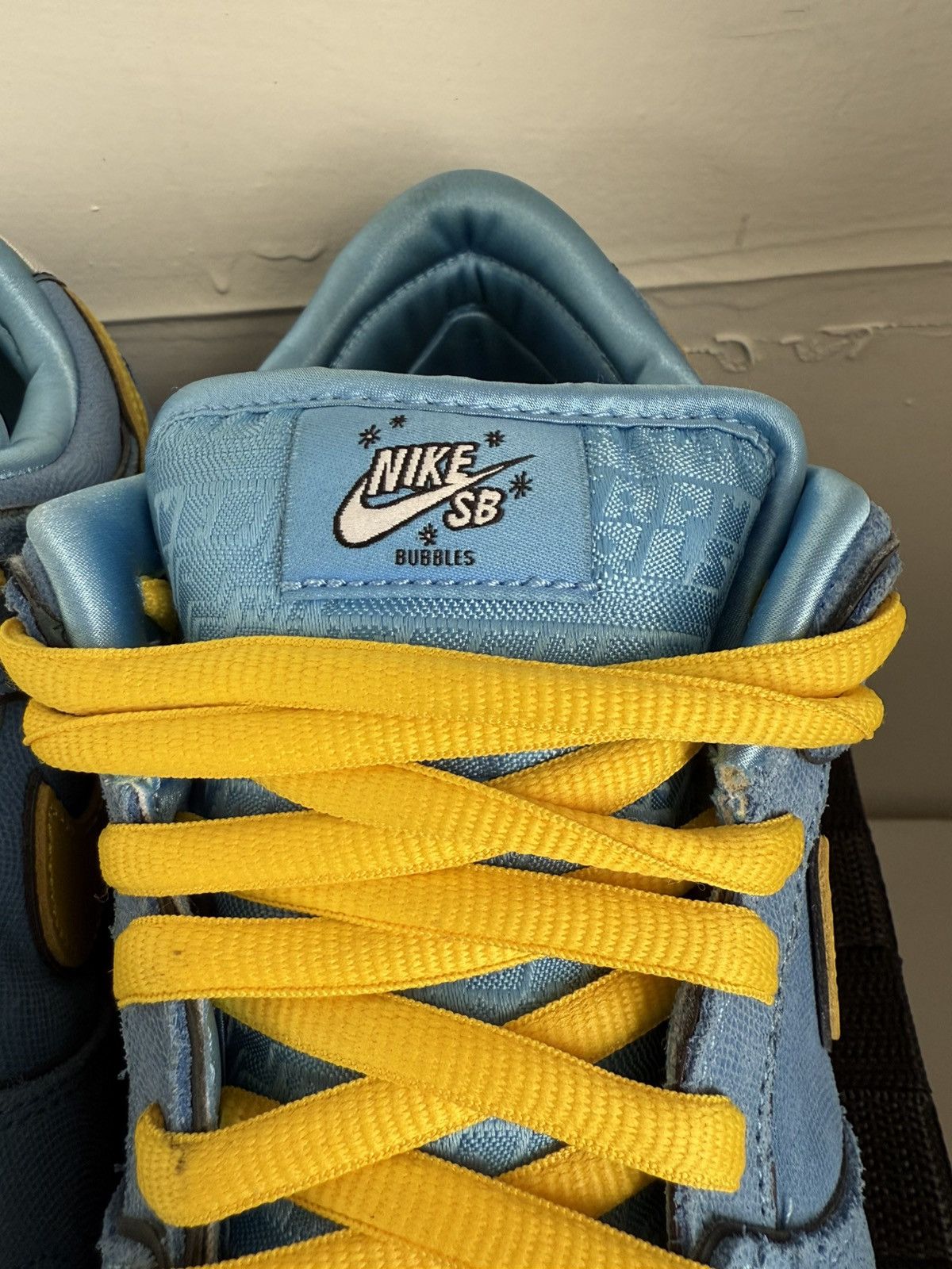 Nike SB Nike SB Dunk Low Powerpuff Girls Bubbles Size US 9.5 / EU 42-43 - 3 Thumbnail