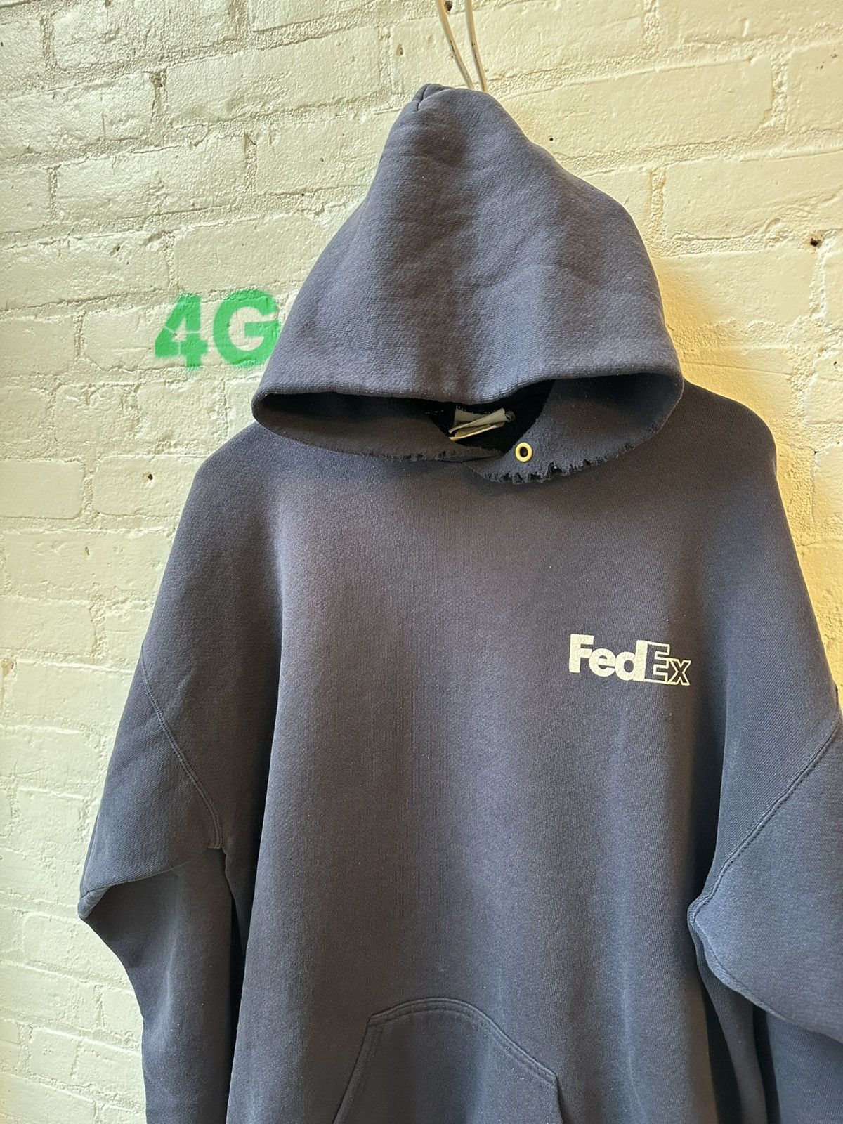 Vintage VINTAGE THRASHED FEDEX HOODIE 4G Size US XL / EU 56 / 4 - 1 Thumbnail