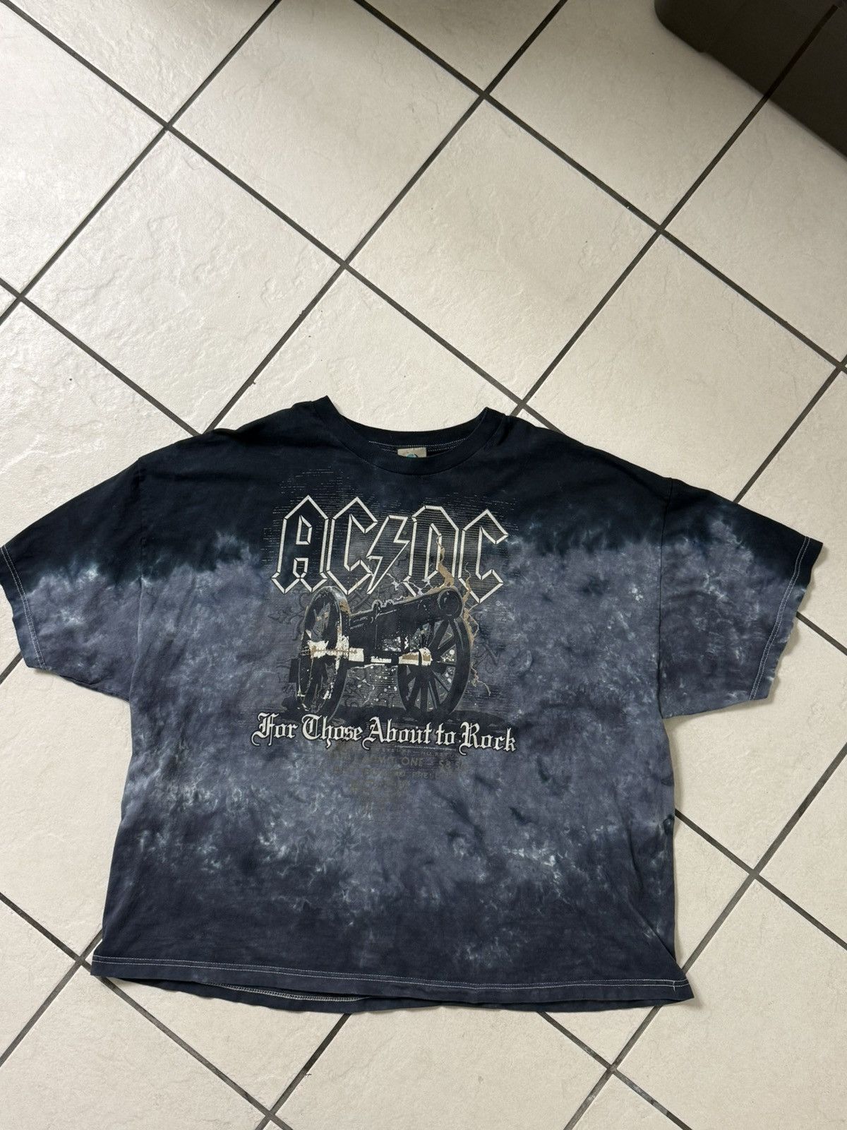 AC/DC Vintage Liquid Blue AC/DC For Those About To Rock 4XL 2006 Size US XXL / EU 58 / 5 - 1 Thumbnail