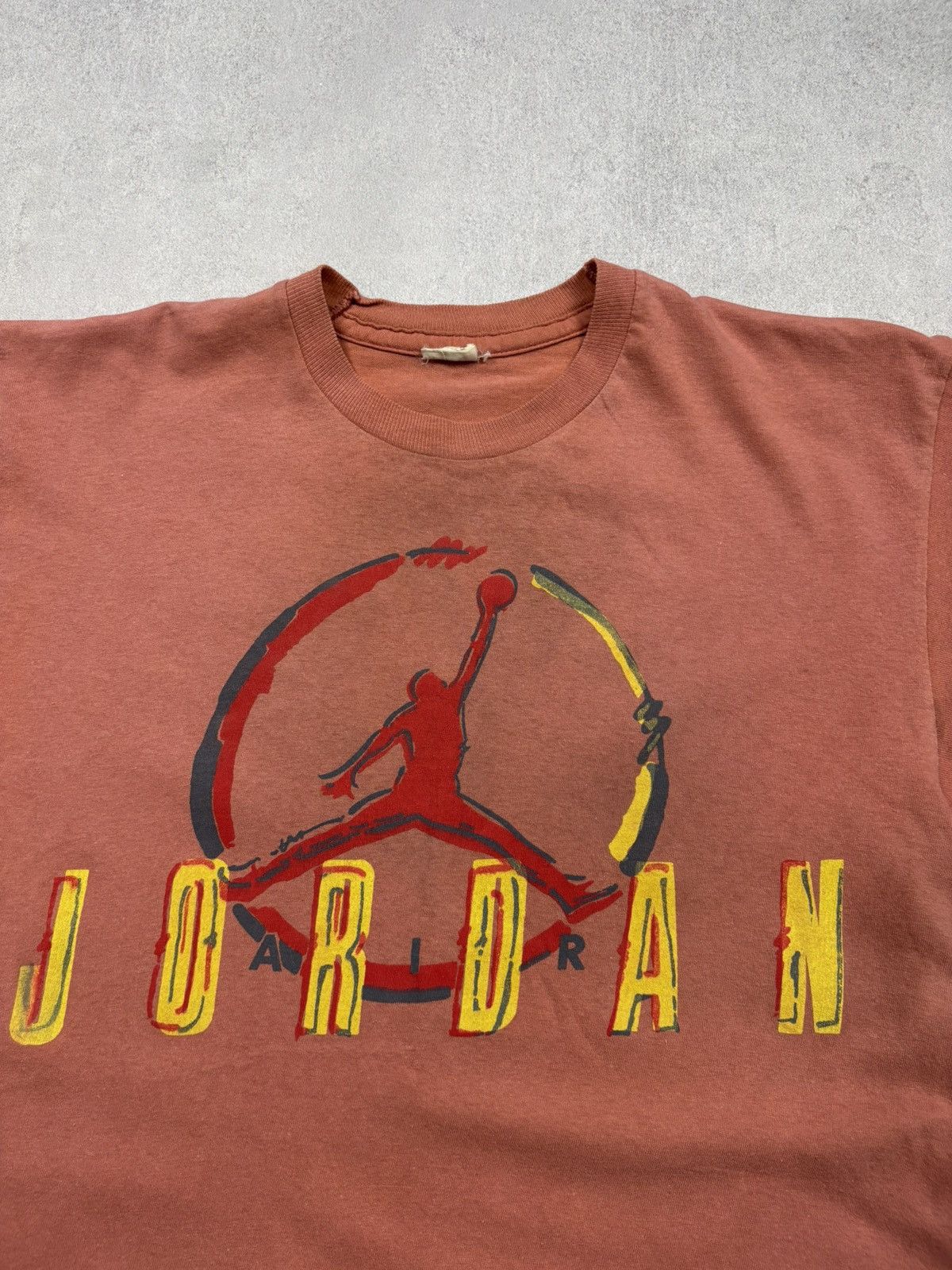 Jordan Brand Vintage 80s Nike Air Jordan Graphic T Shirt Faded Red USA Size US S / EU 44-46 / 1 - 6 Thumbnail