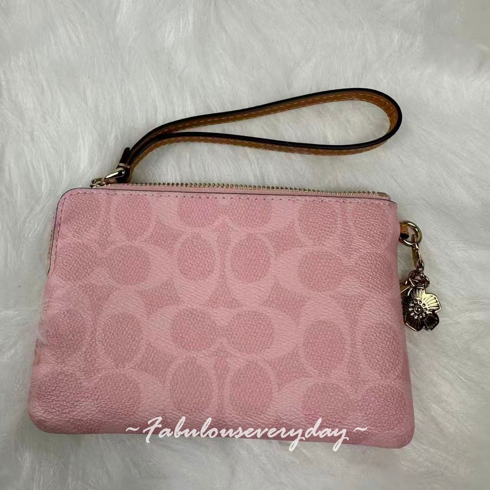 Coach Coach Corner Zip Wristlet Sig Canvas Charms Powder Pink Size ONE SIZE - 2 Thumbnail