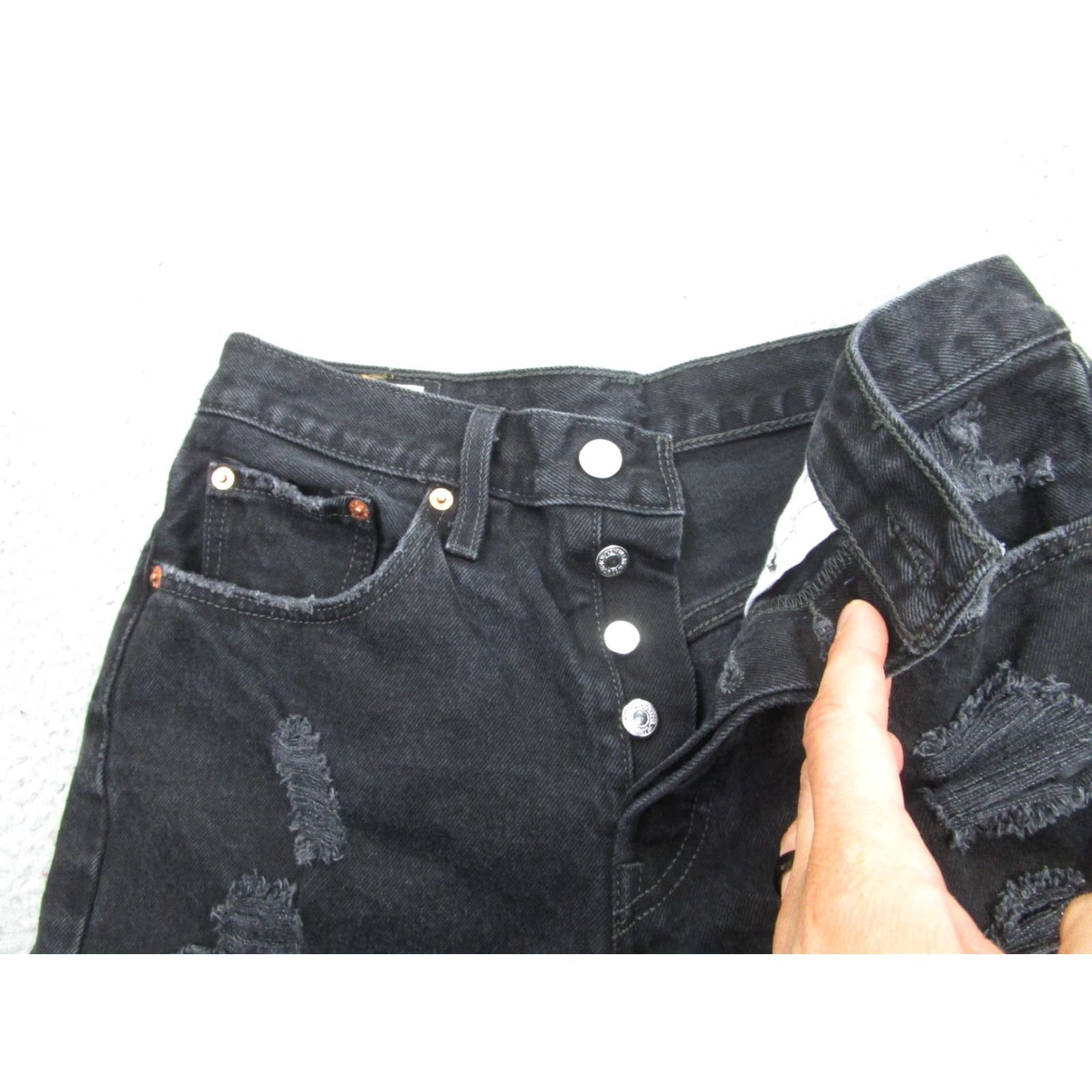 Levi's Levi's 501 Shorts Womens 27 Black Cut-Off Button Fly Summer Booty Boho Big E Size 27" / US 4 / IT 40 - 2 Thumbnail
