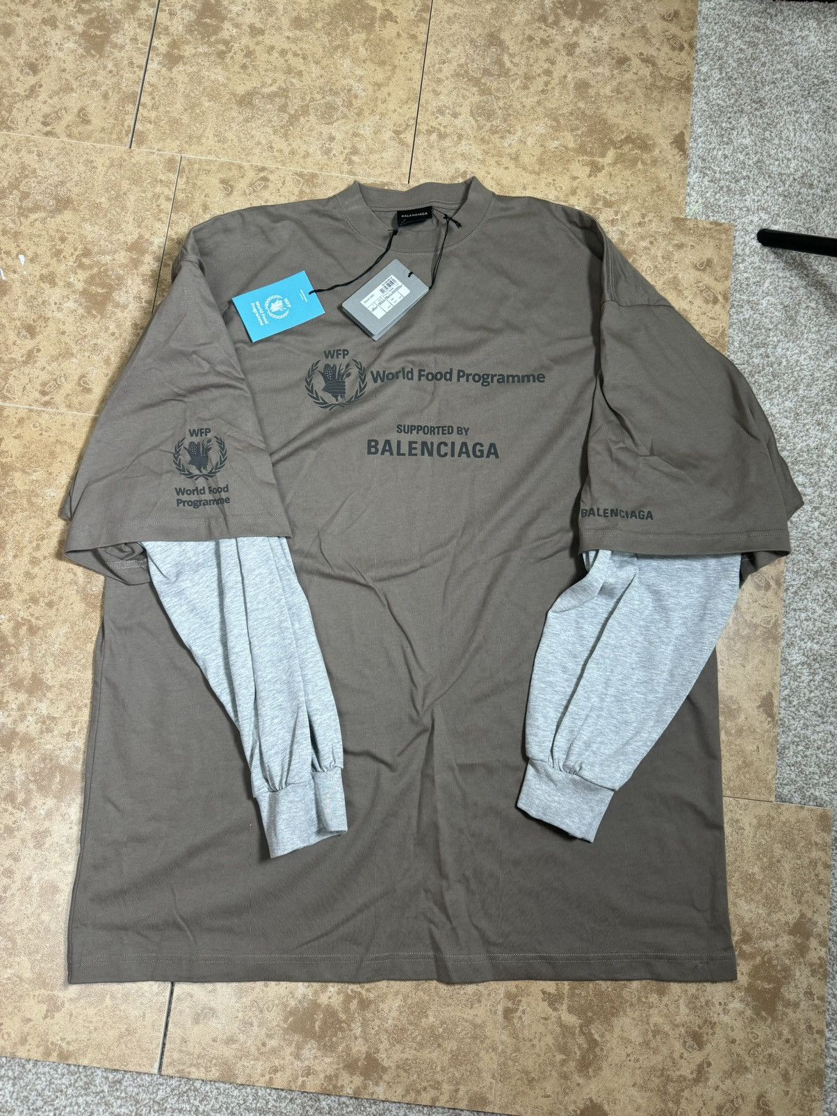 Balenciaga Balenciaga World Food Programme Long Sleeve Size US L / EU 52-54 / 3 - 1 Thumbnail