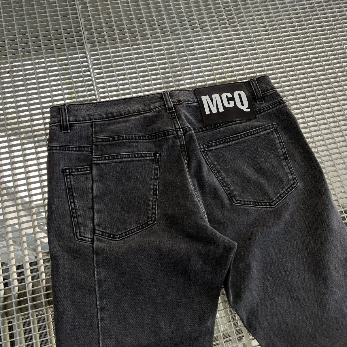 Alexander McQueen Jeans Alexander Mcqueen Vintage, Y2K, Slim Fit, Drip Size US 34 / EU 50 - 2 Thumbnail